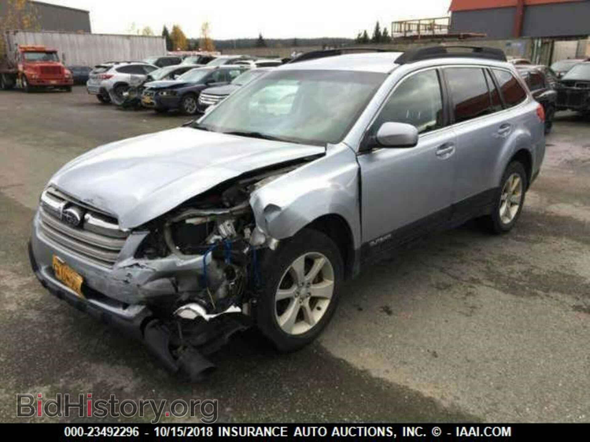 2013 Subaru Outback - VIN: 4S4BRCCC7D3257114 - Photo 2