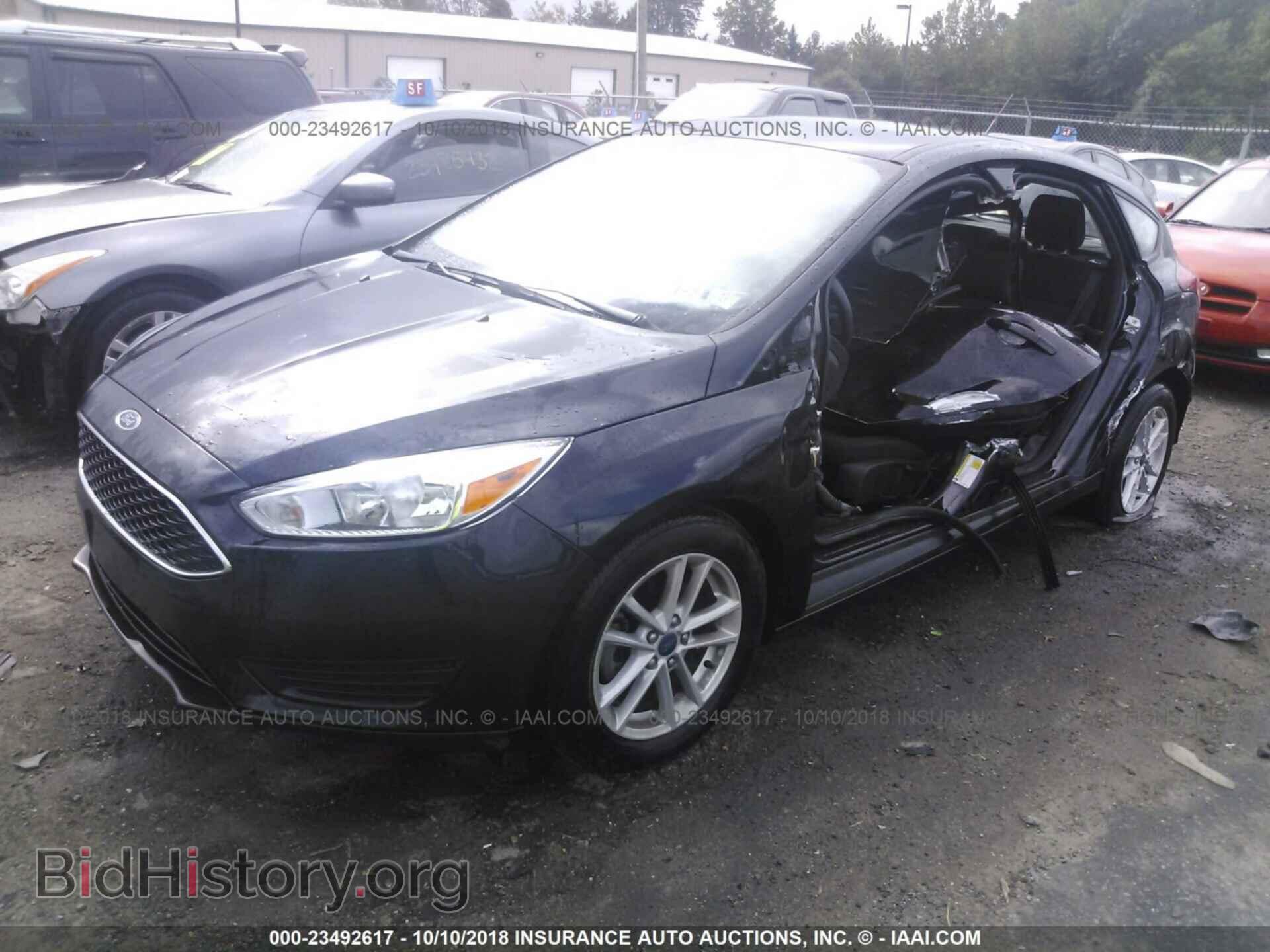 2017 Ford Focus - VIN: 1FADP3K22HL240910 - Фото 2