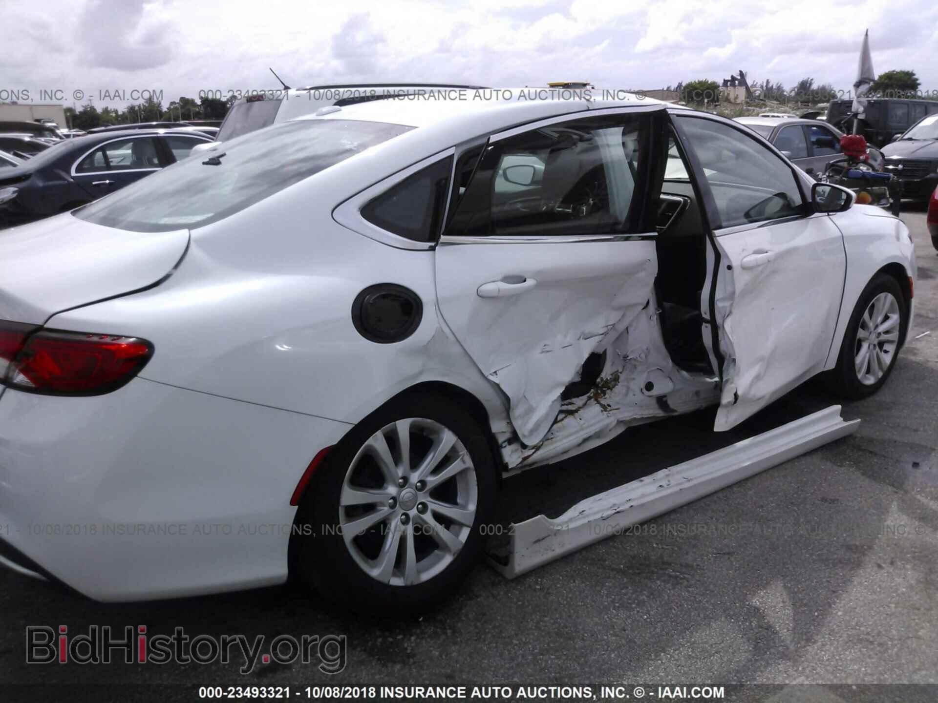 2015 Chrysler 200 - VIN: 1C3CCCAB3FN704165 - Photo 6