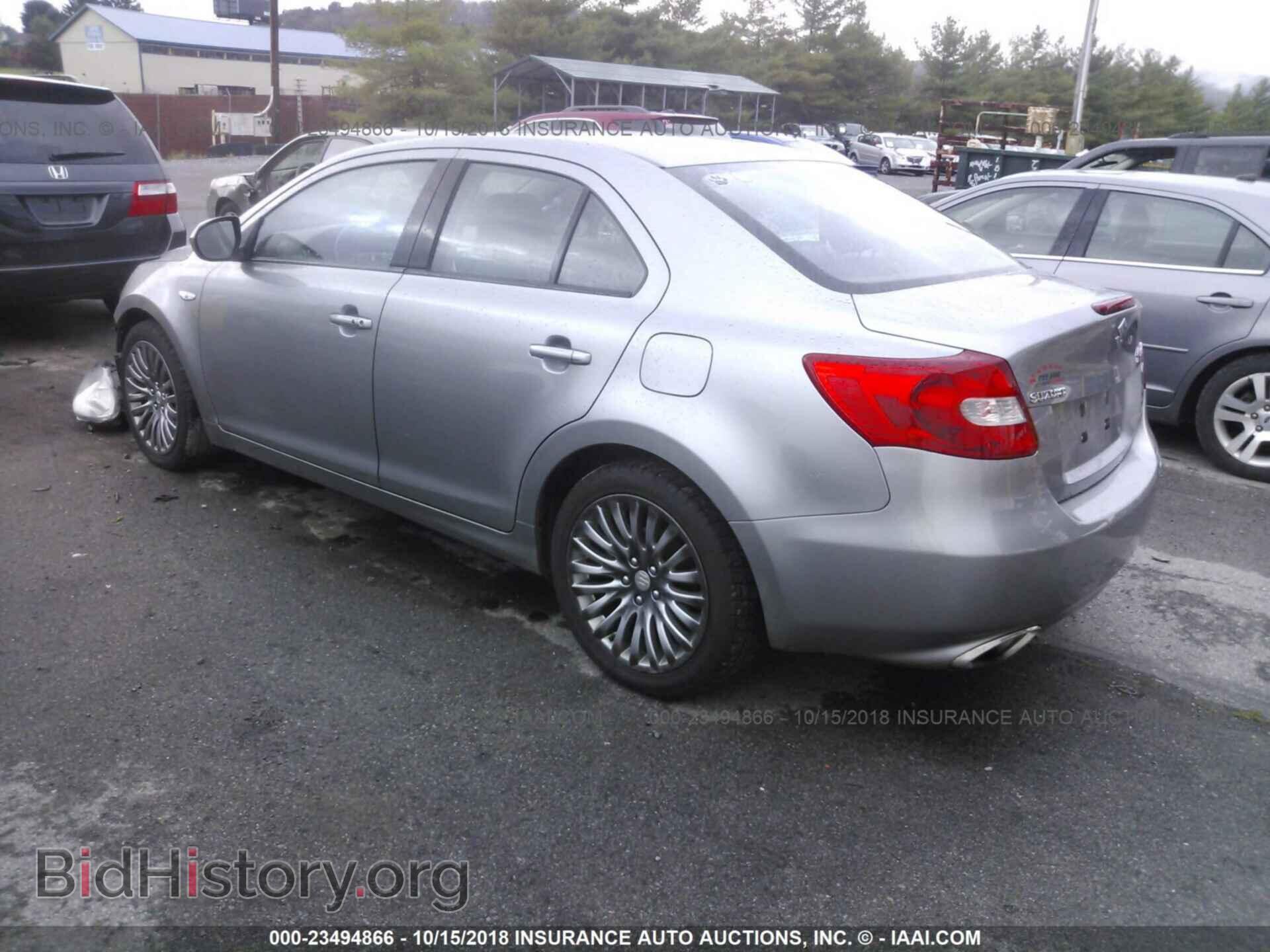 2012 Suzuki Kizashi - VIN: JS2RF9A33C6100247 - Photo 3
