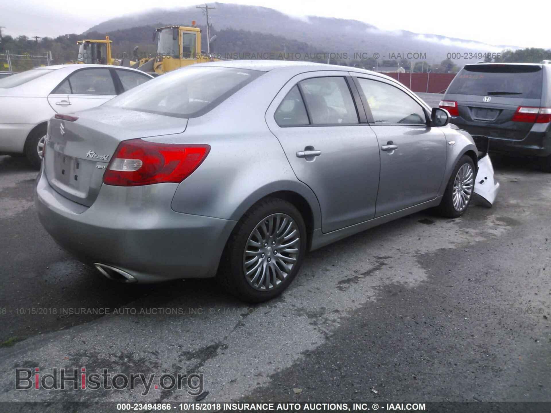 2012 Suzuki Kizashi - VIN: JS2RF9A33C6100247 - Photo 4