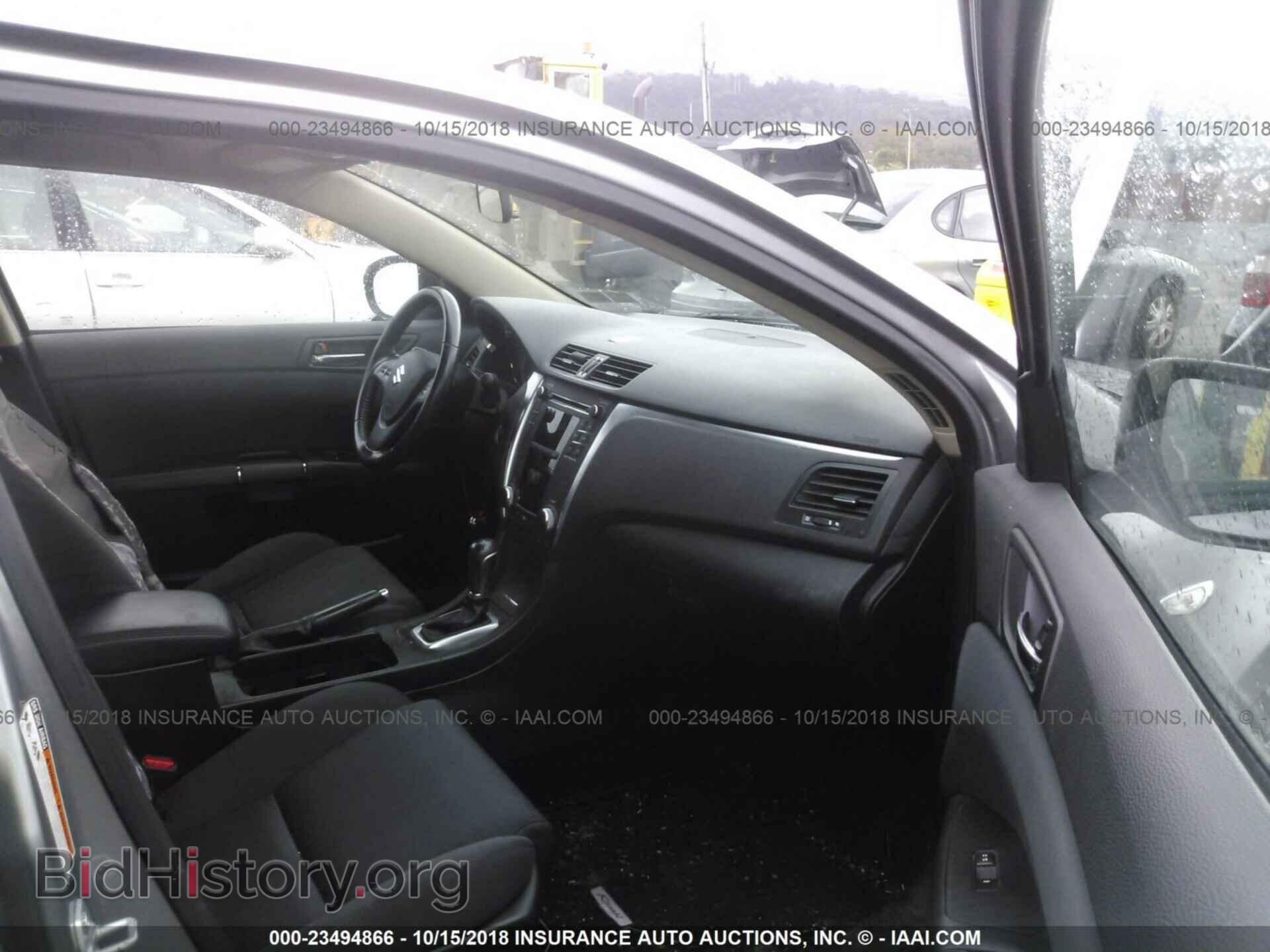 2012 Suzuki Kizashi - VIN: JS2RF9A33C6100247 - Photo 5
