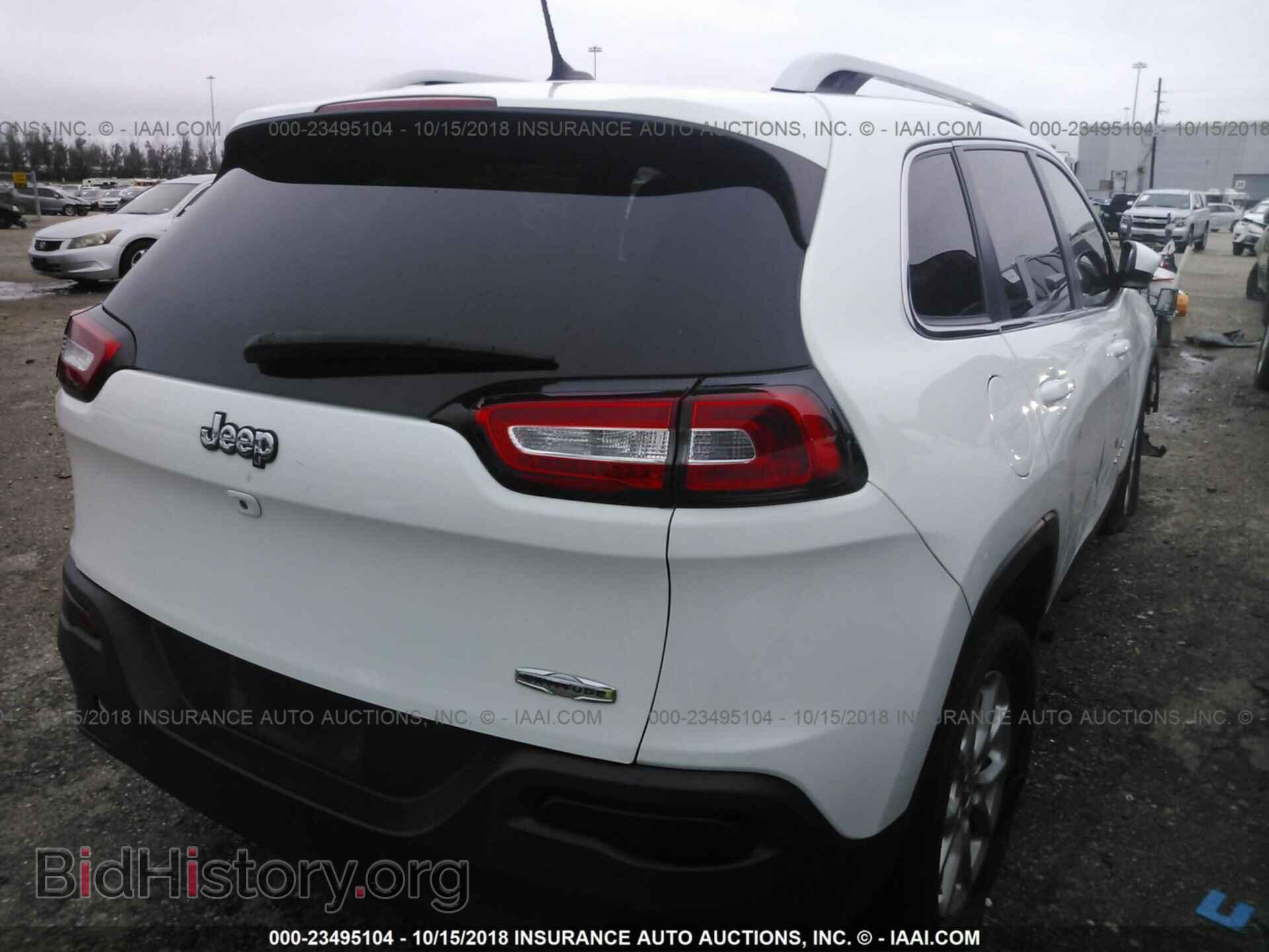 2015 Jeep Cherokee - VIN: 1C4PJLCB4FW596276 - Photo 4