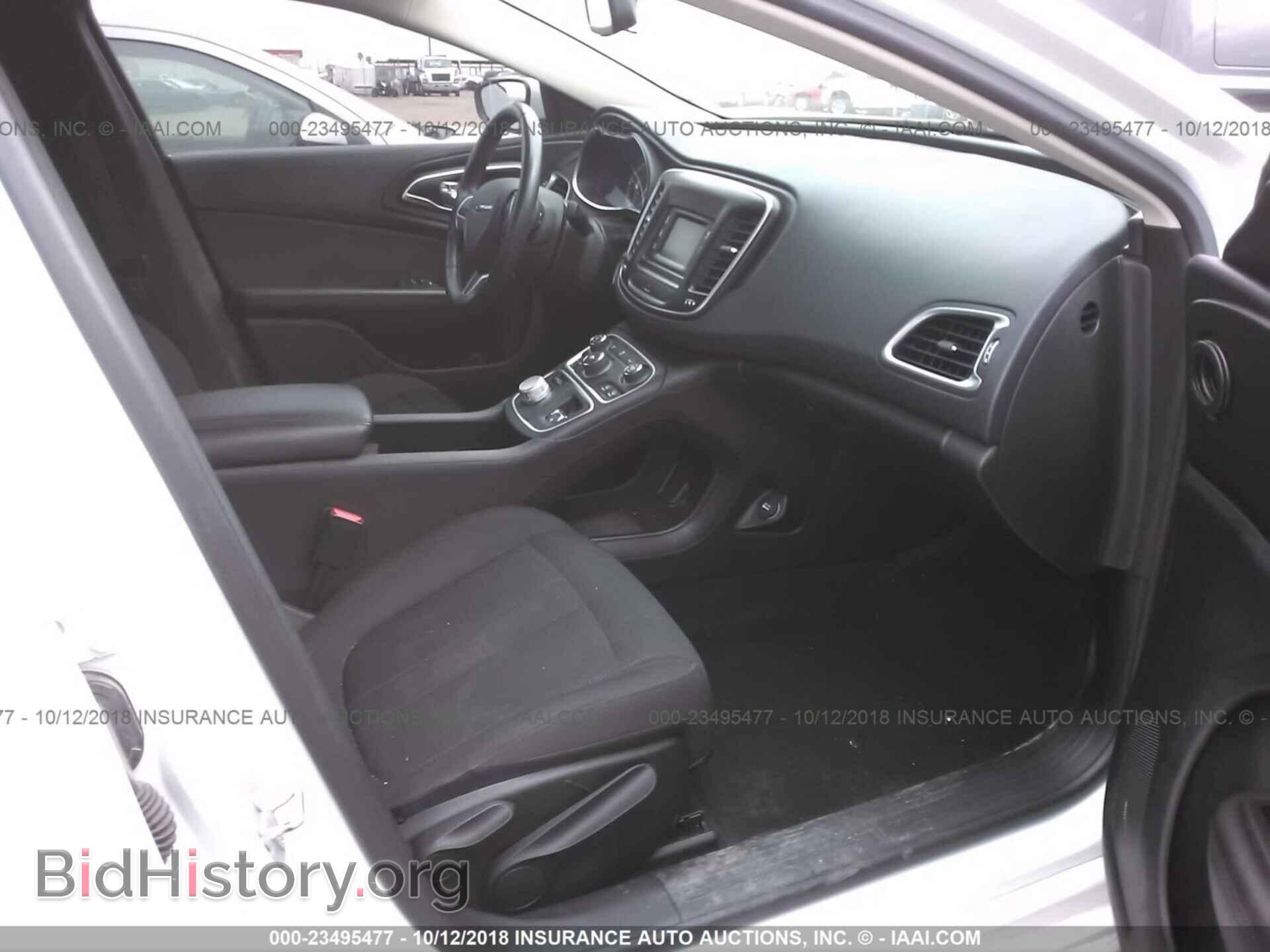 2016 Chrysler 200 - VIN: 1C3CCCFB0GN185845 - Photo 5