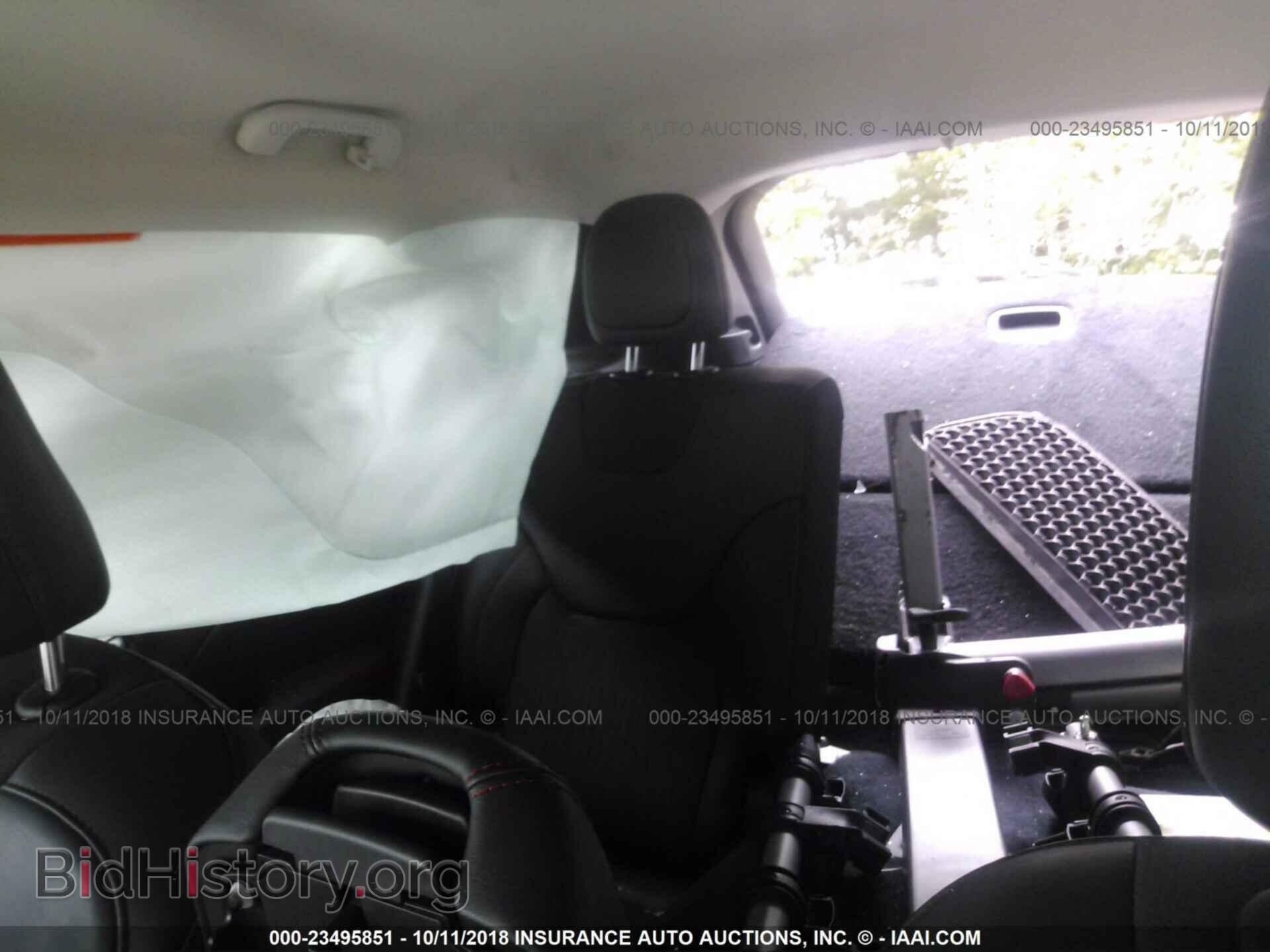 2017 Jeep Cherokee - VIN: 1C4PJMBS0HW564192 - Фото 8