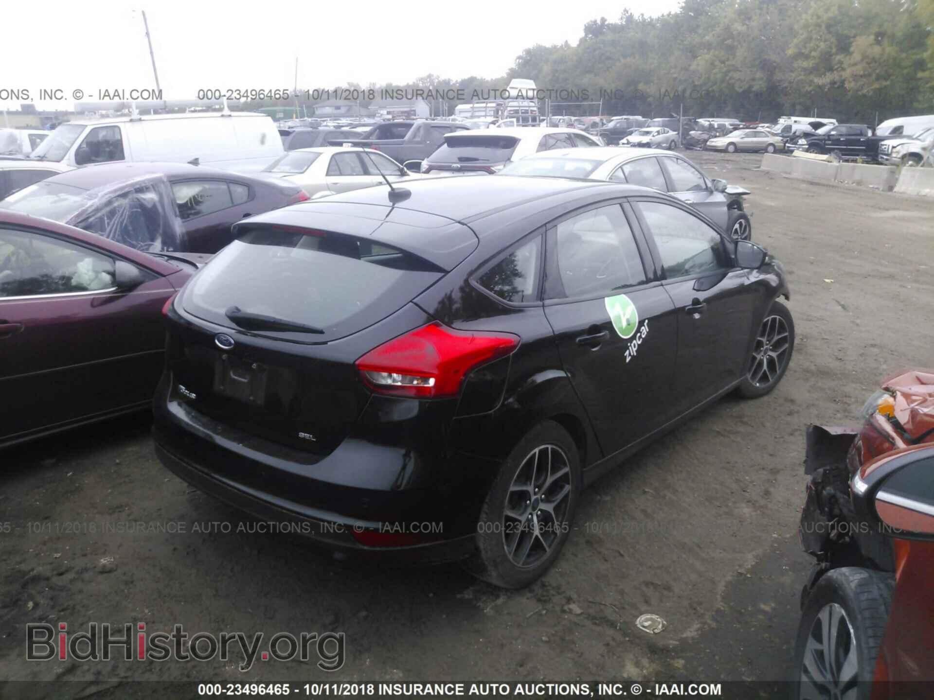 2017 Ford Focus - VIN: 1FADP3M28HL264593 - Photo 4