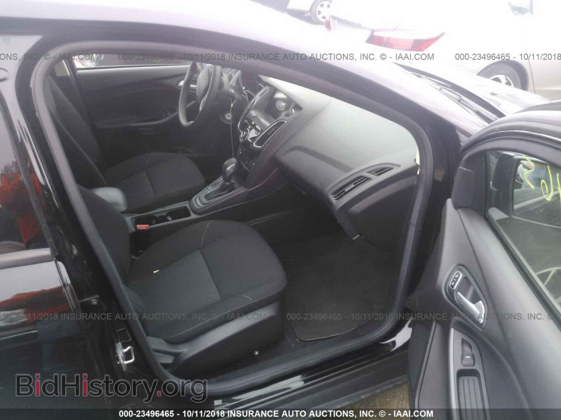 2017 Ford Focus - VIN: 1FADP3M28HL264593 - Photo 5