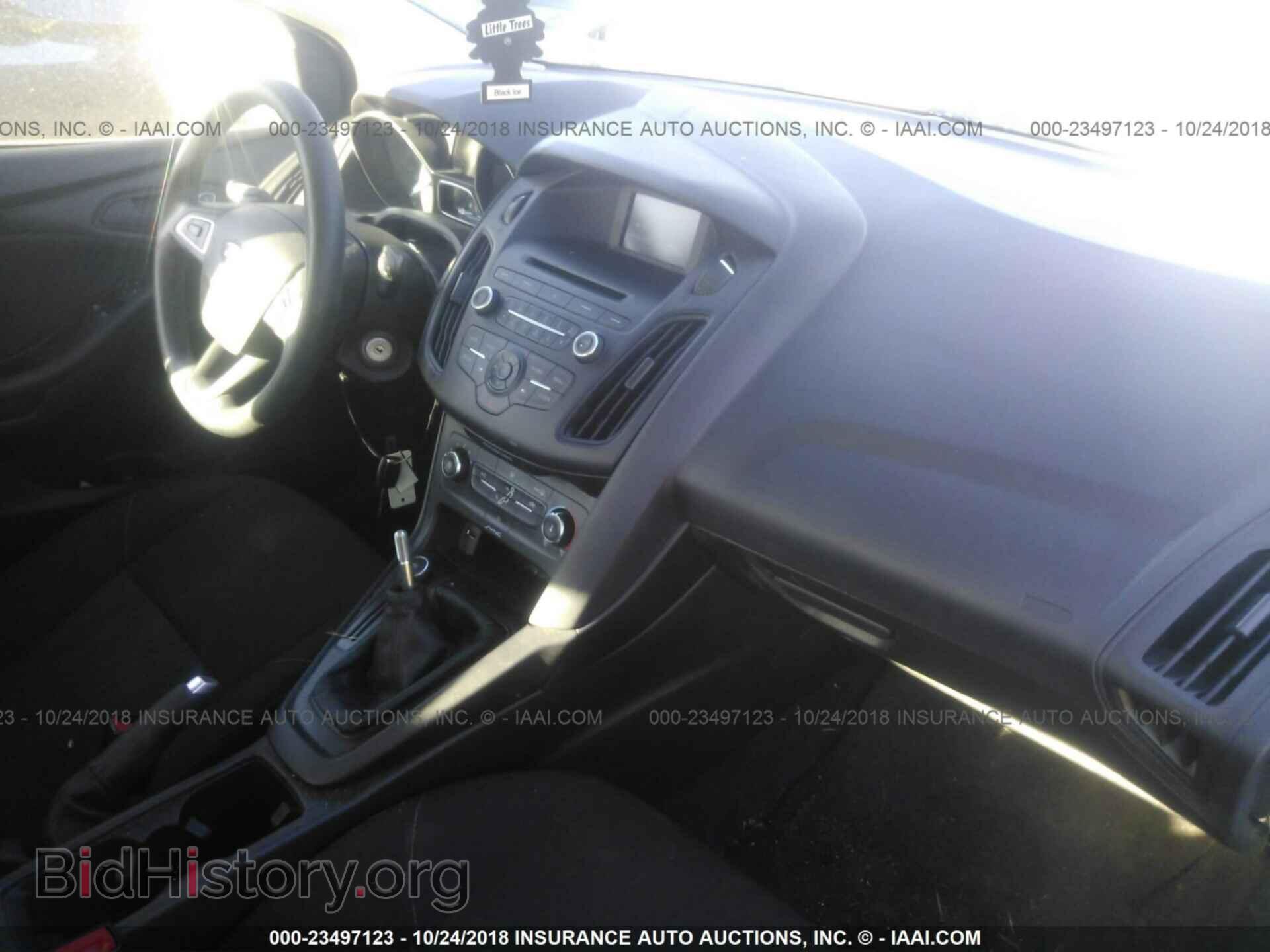 2017 Ford Focus - VIN: 1FADP3E25HL253503 - Photo 5