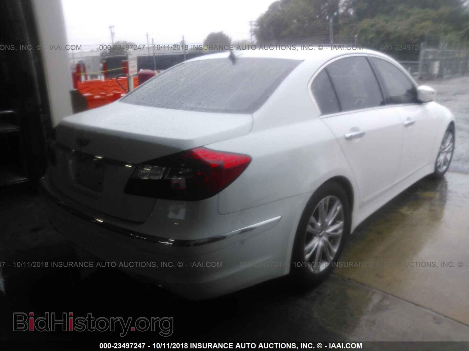 2012 Hyundai Genesis - VIN: KMHGC4DD0CU185377 - Фото 4