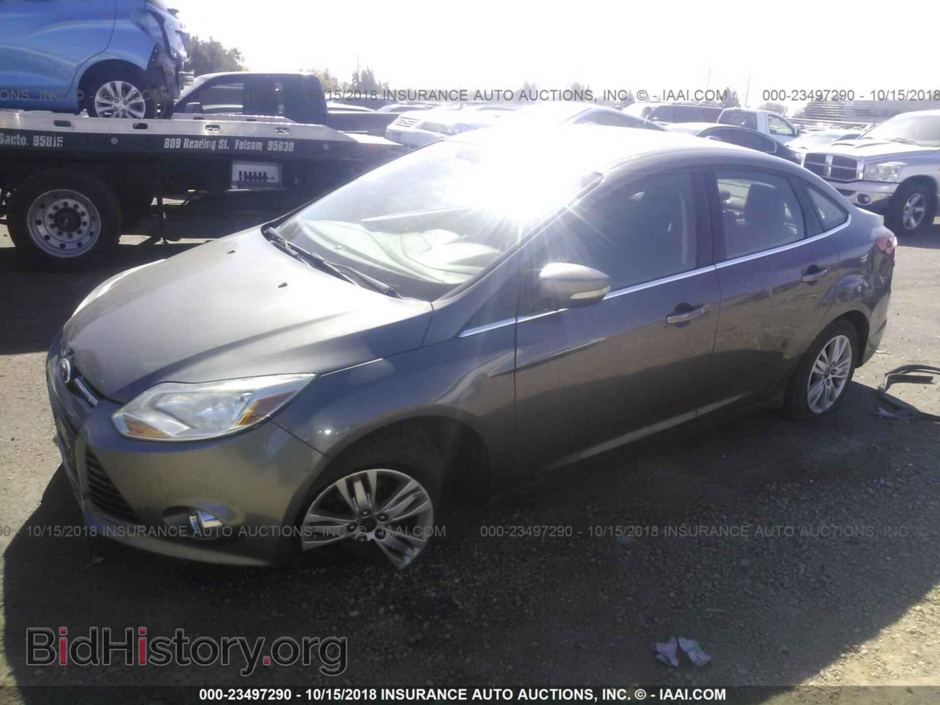 2012 Ford Focus - VIN: 1FAHP3H22CL251990 - Фото 2