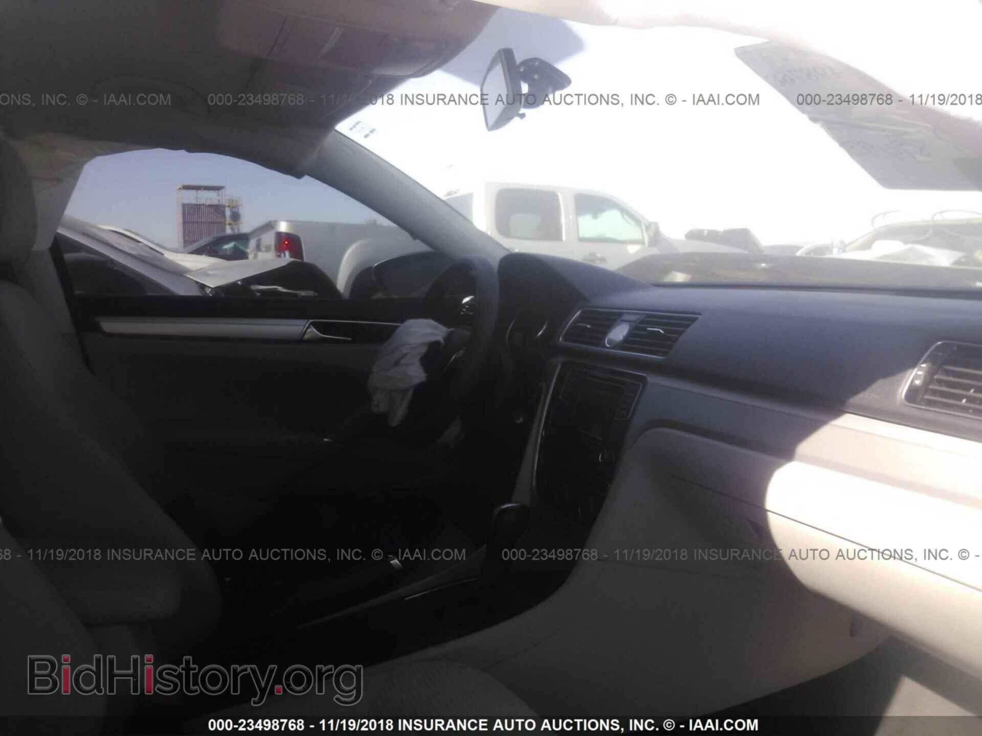 2017 VOLKSWAGEN PASSAT - VIN: 1VWAT7A33HC059189 - Photo 5