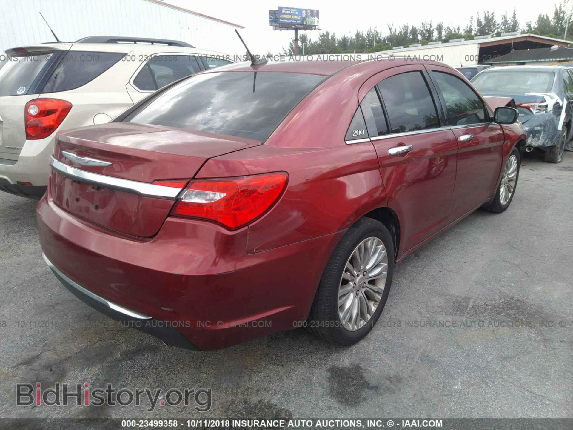 2013 Chrysler 200 - VIN: 1C3CCBCG0DN619056 - Photo 4