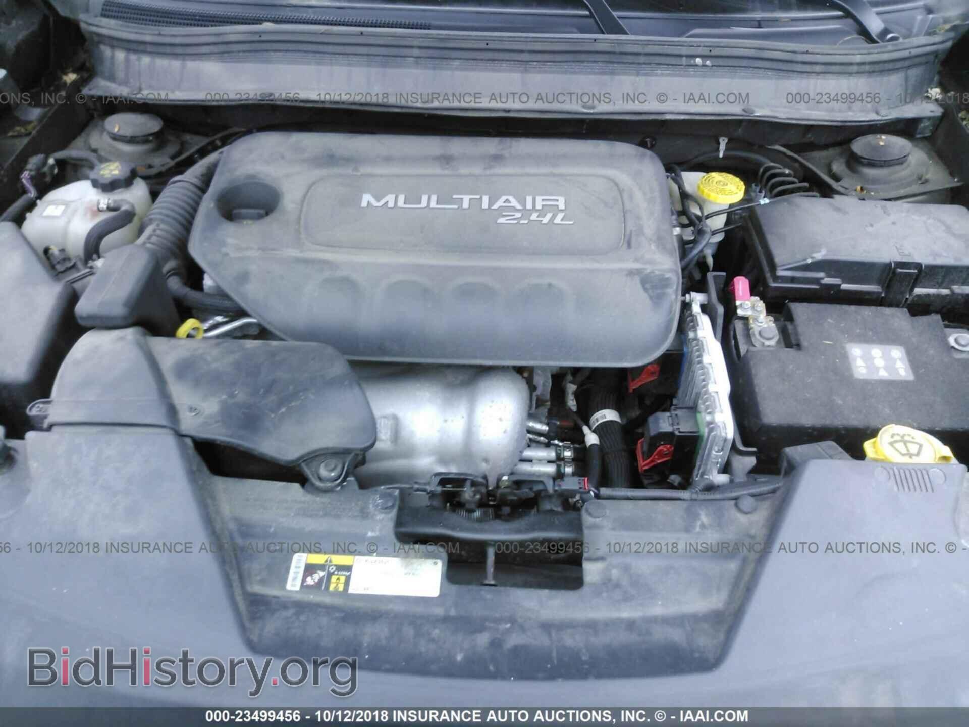 2015 Jeep Cherokee - VIN: 1C4PJMBB6FW758061 - Photo 10