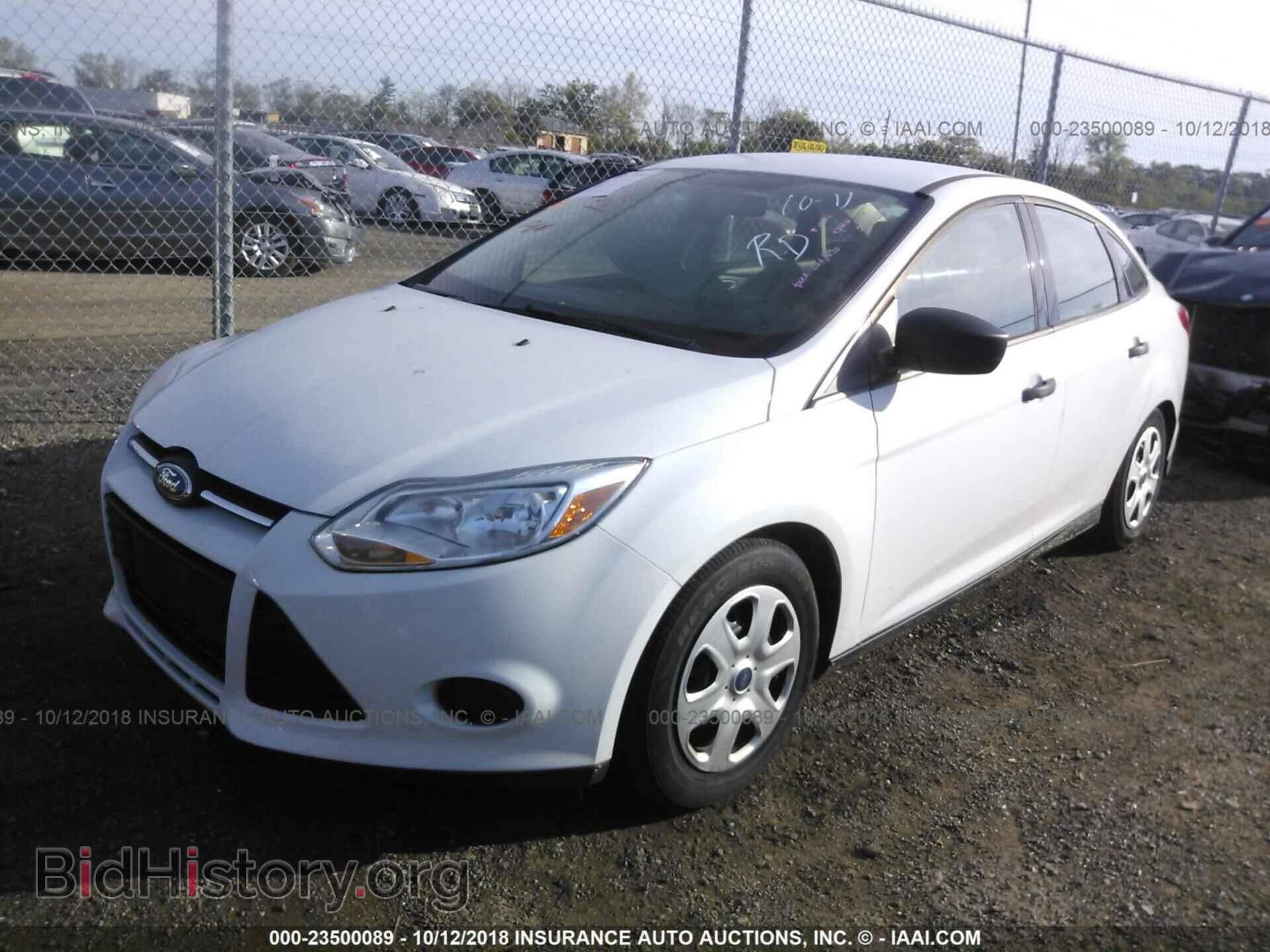 2012 Ford Focus - VIN: 1FAHP3E26CL194455 - Фото 2