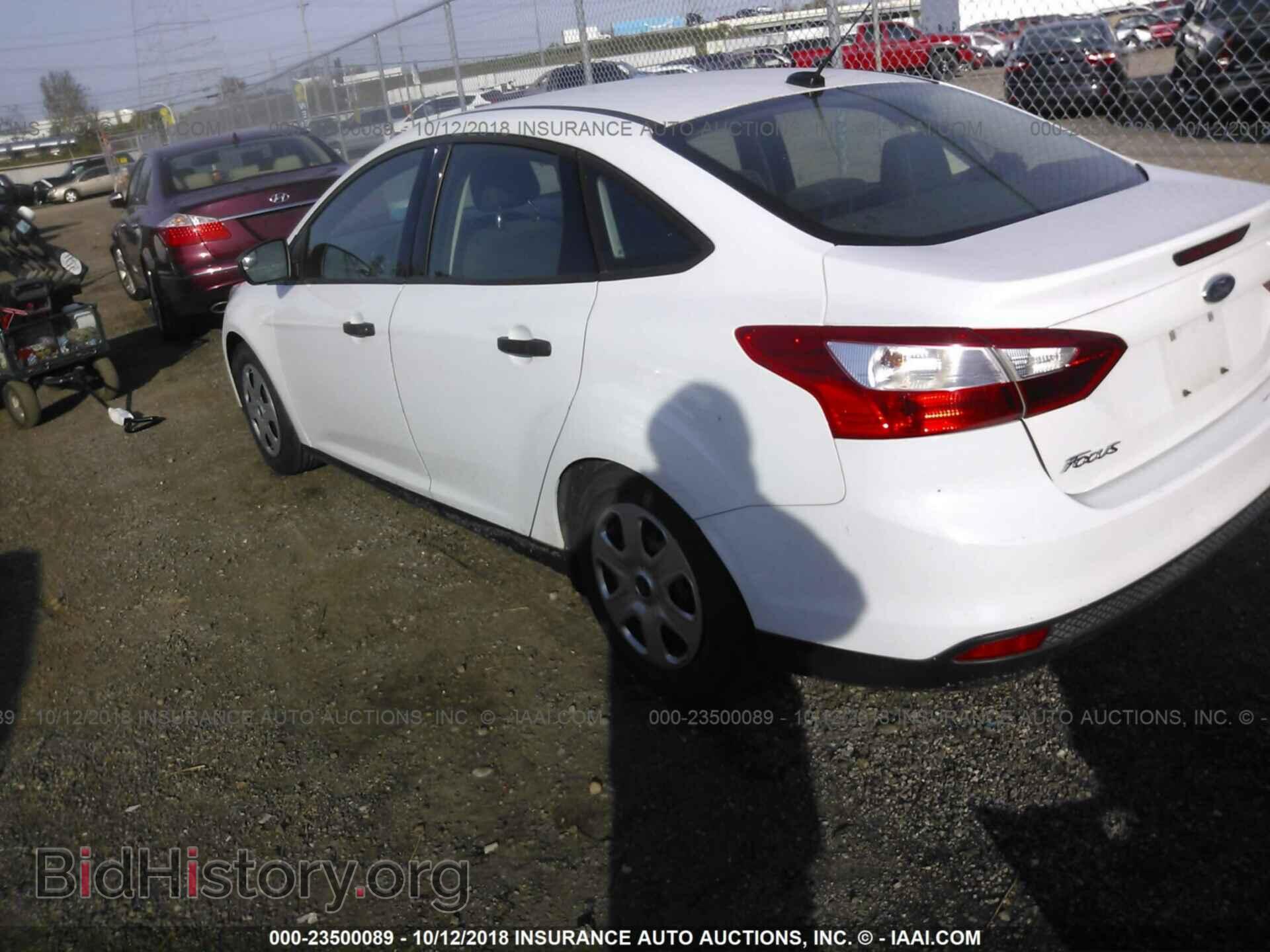 2012 Ford Focus - VIN: 1FAHP3E26CL194455 - Фото 3