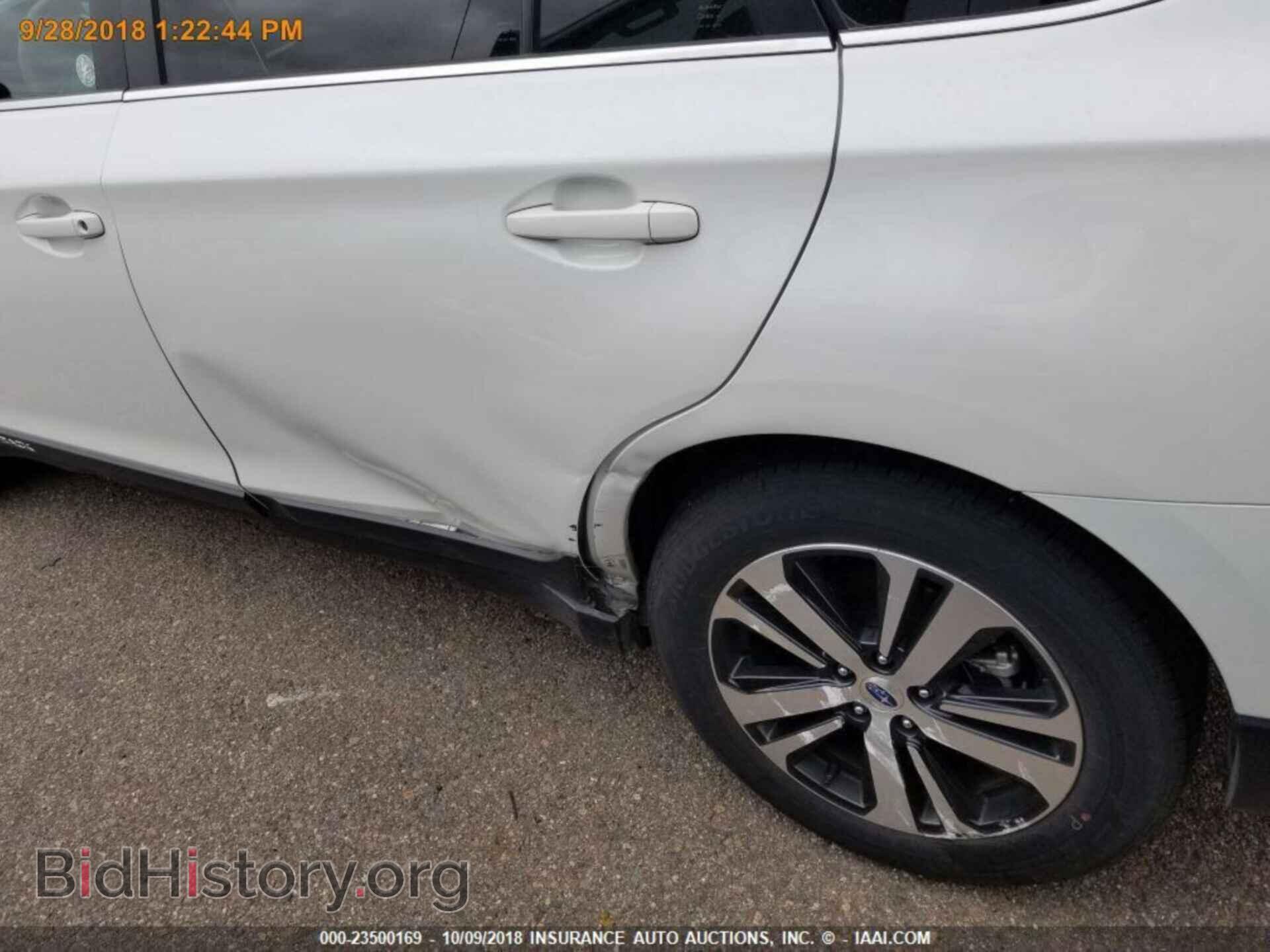 2018 Subaru Outback - VIN: 4S4BSANC3J3355980 - Фото 12