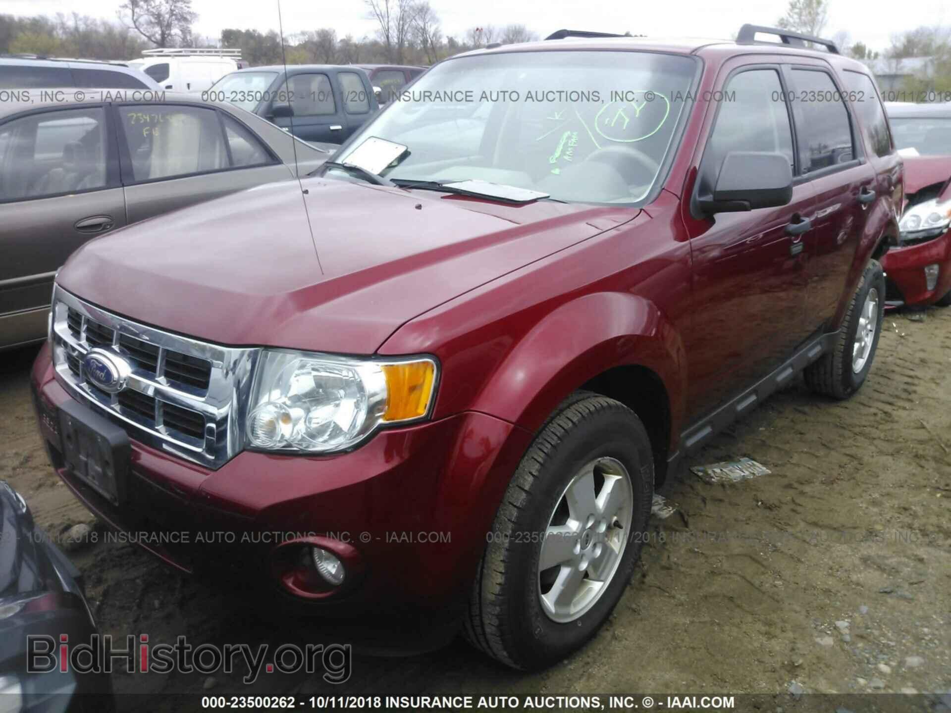 2012 Ford Escape - VIN: 1FMCU9DG2CKA76191 - Photo 2