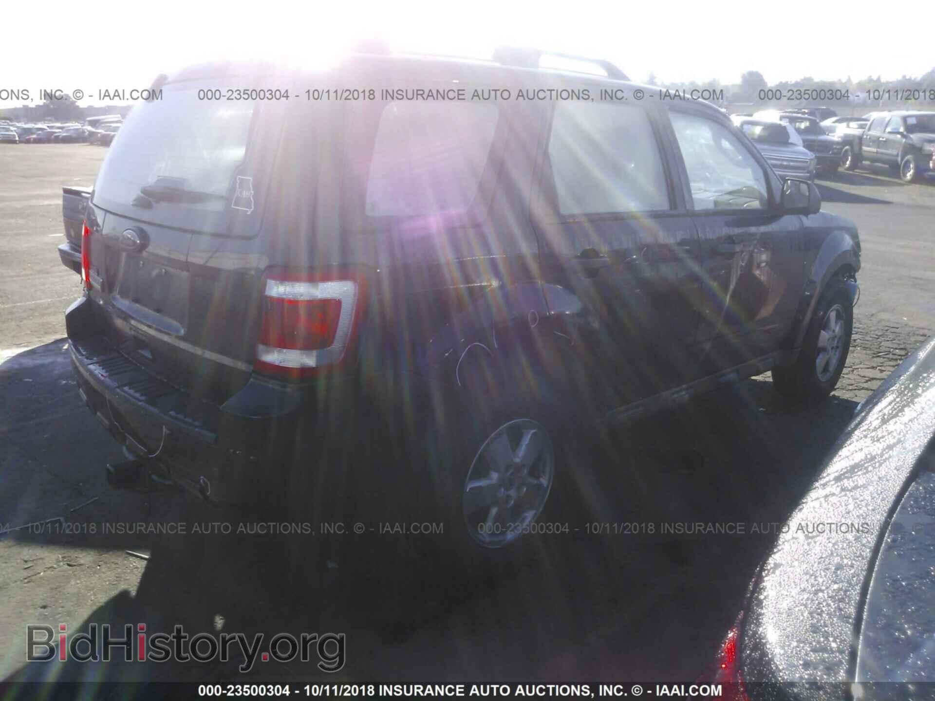 2011 Ford Escape - VIN: 1FMCU0C7XBKB72727 - Photo 4