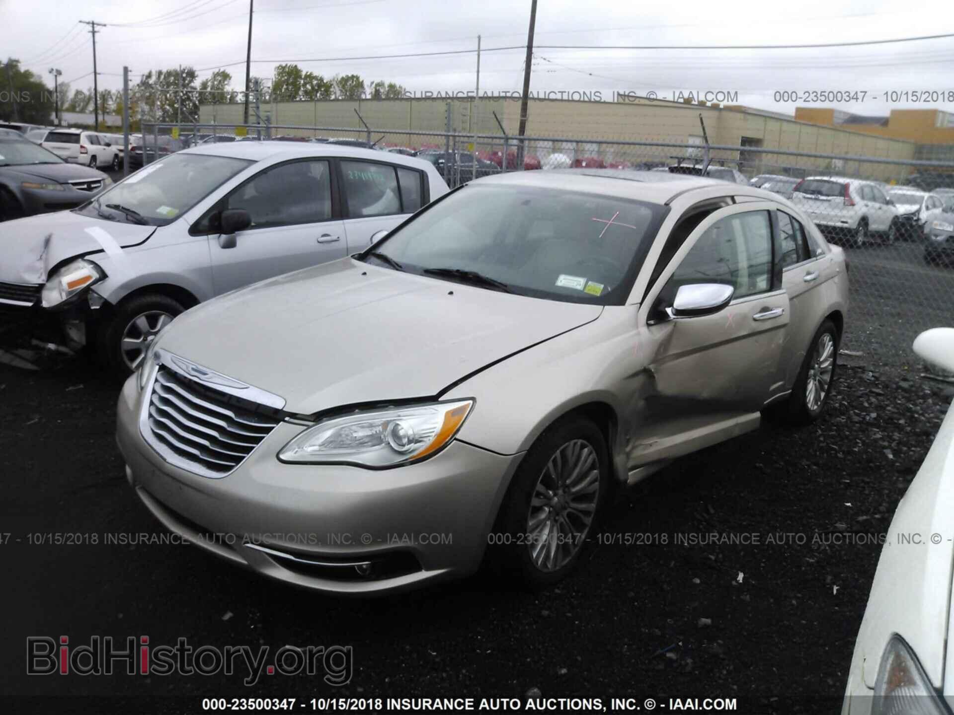 2013 Chrysler 200 - VIN: 1C3CCBCG1DN638893 - Photo 2