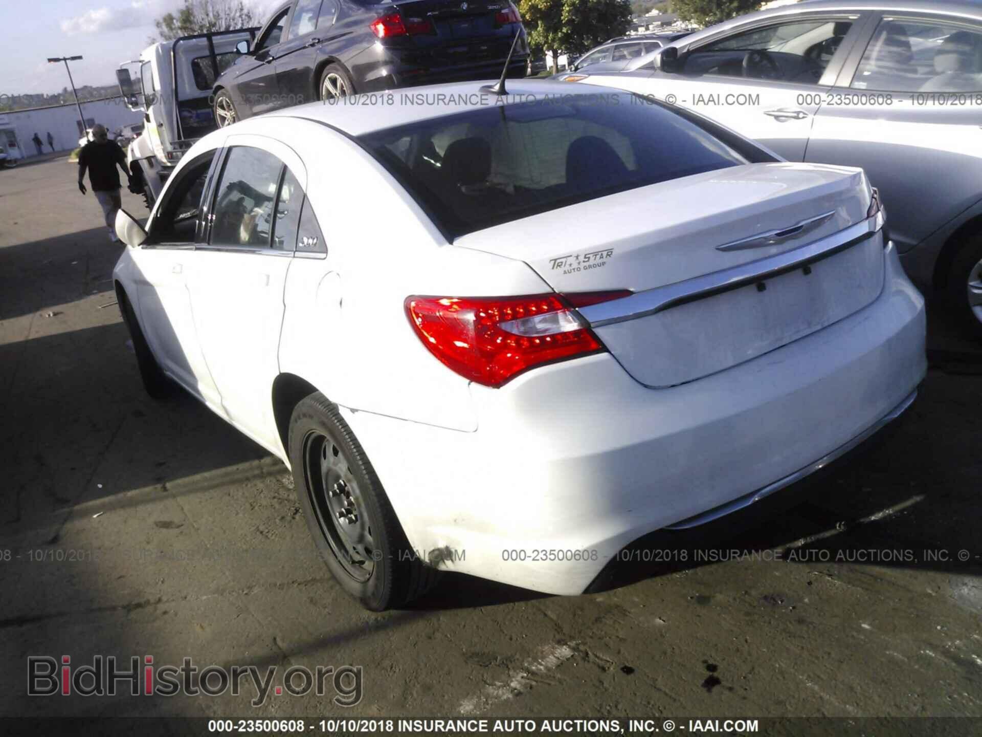 2013 Chrysler 200 - VIN: 1C3CCBAB0DN606413 - Photo 3
