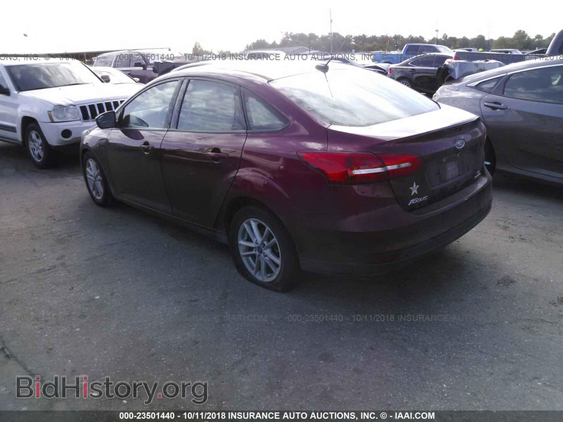2016 Ford Focus - VIN: 1FADP3F21GL391102 - Photo 3