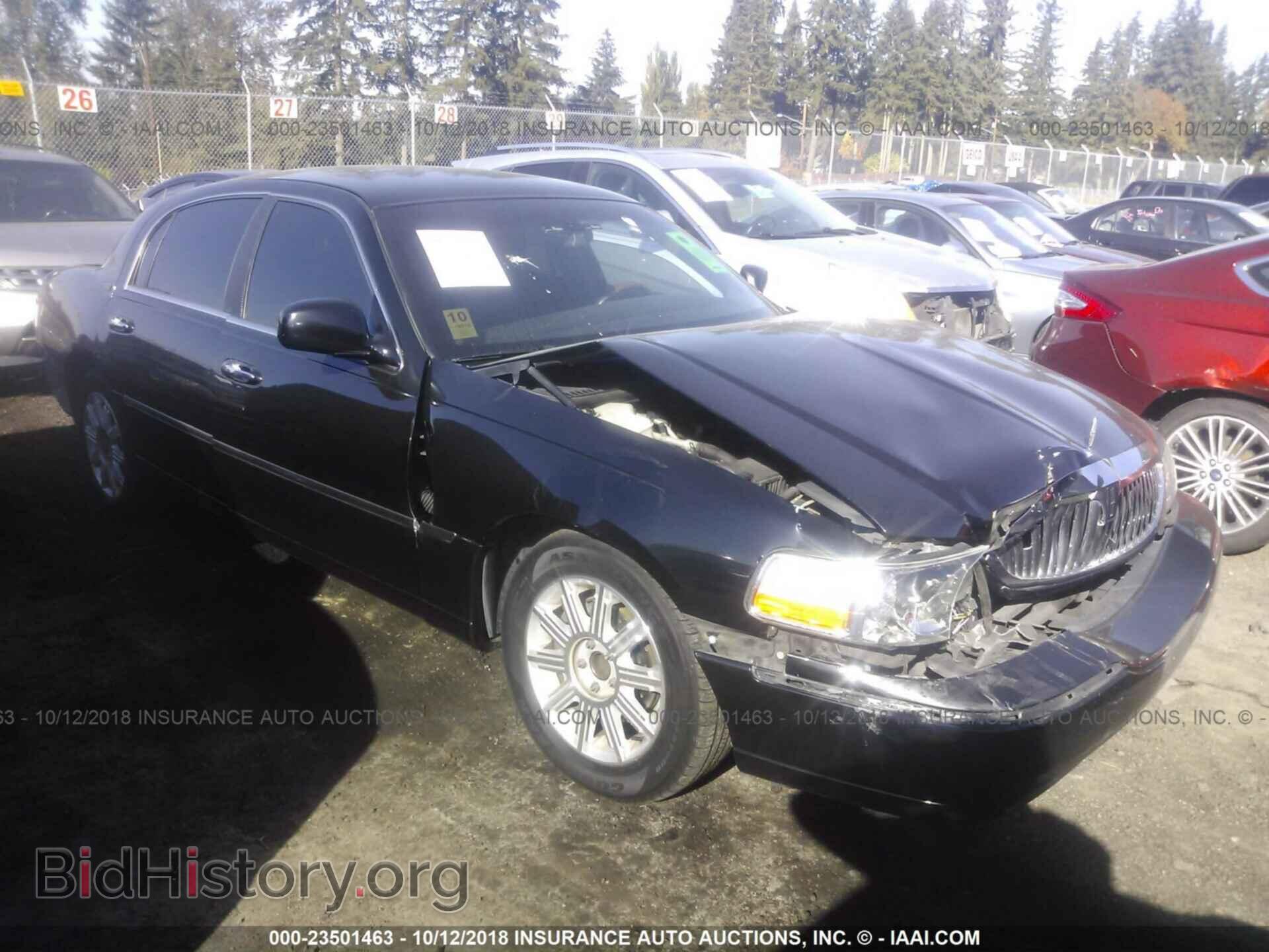 Фотография 2LNBL8CV2BX763983 - Lincoln Town car 2011