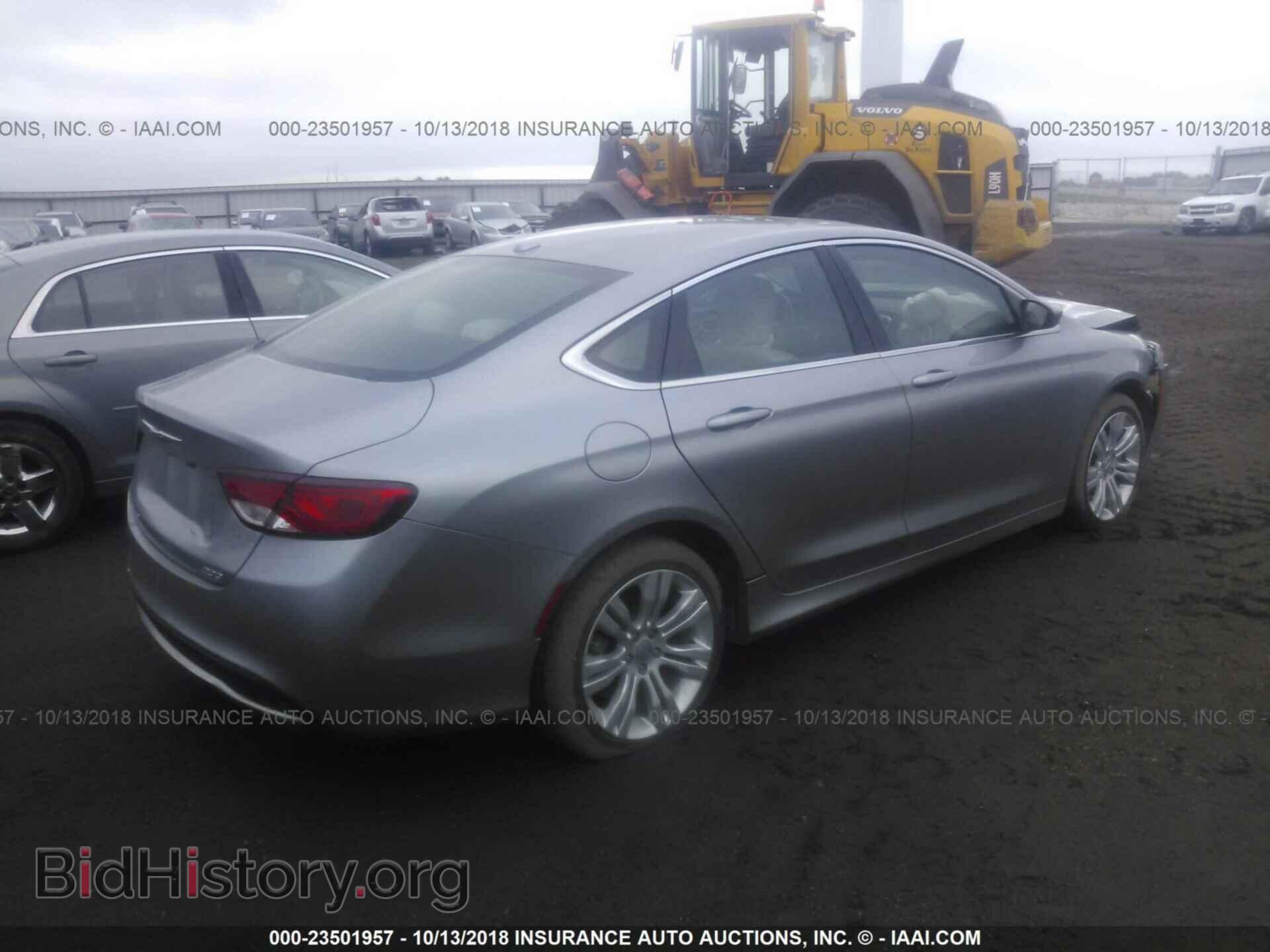 2015 Chrysler 200 - VIN: 1C3CCCAB1FN539040 - Photo 4