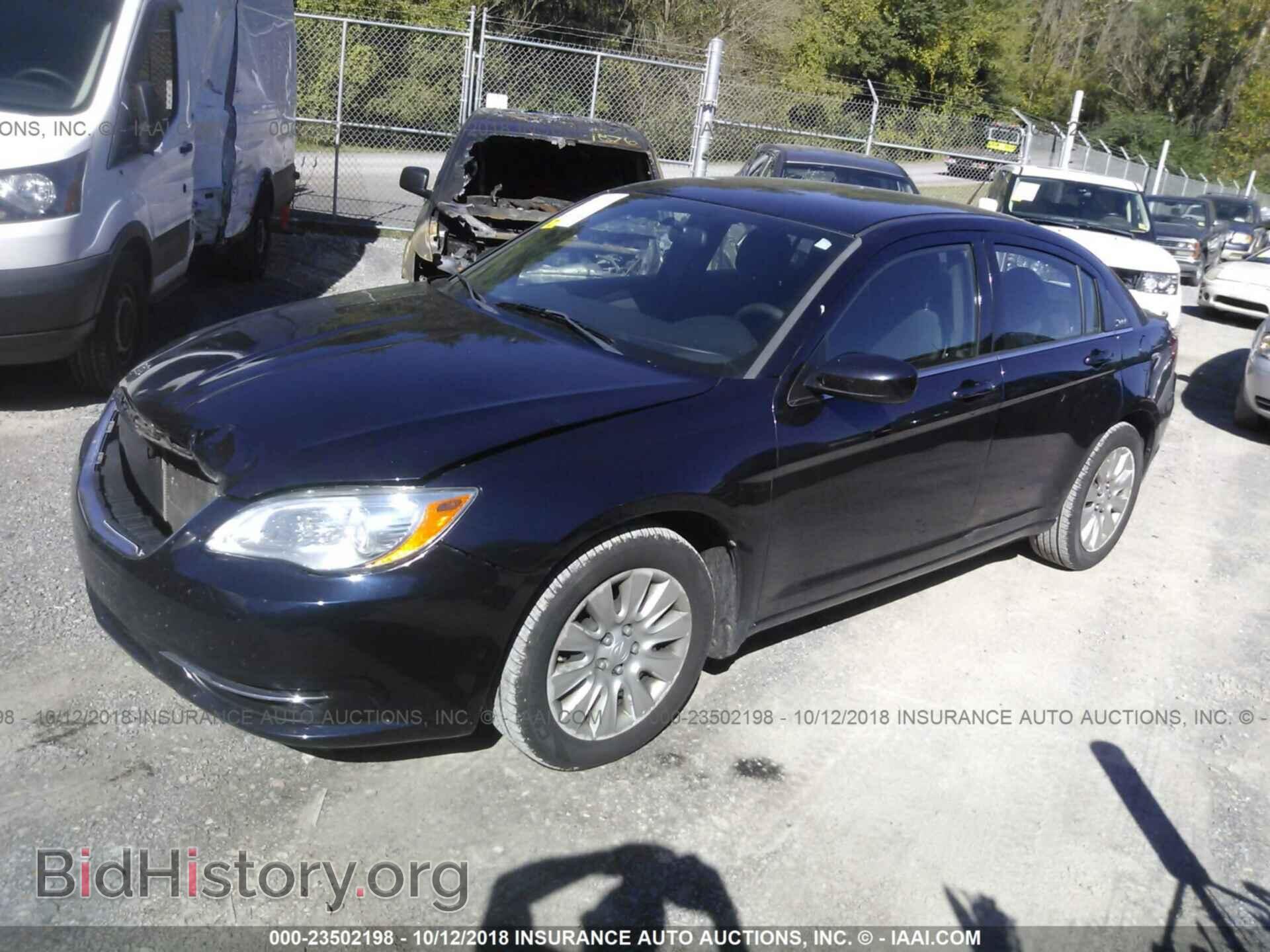 2012 Chrysler 200 - VIN: 1C3CCBAB1CN145270 - Фото 2