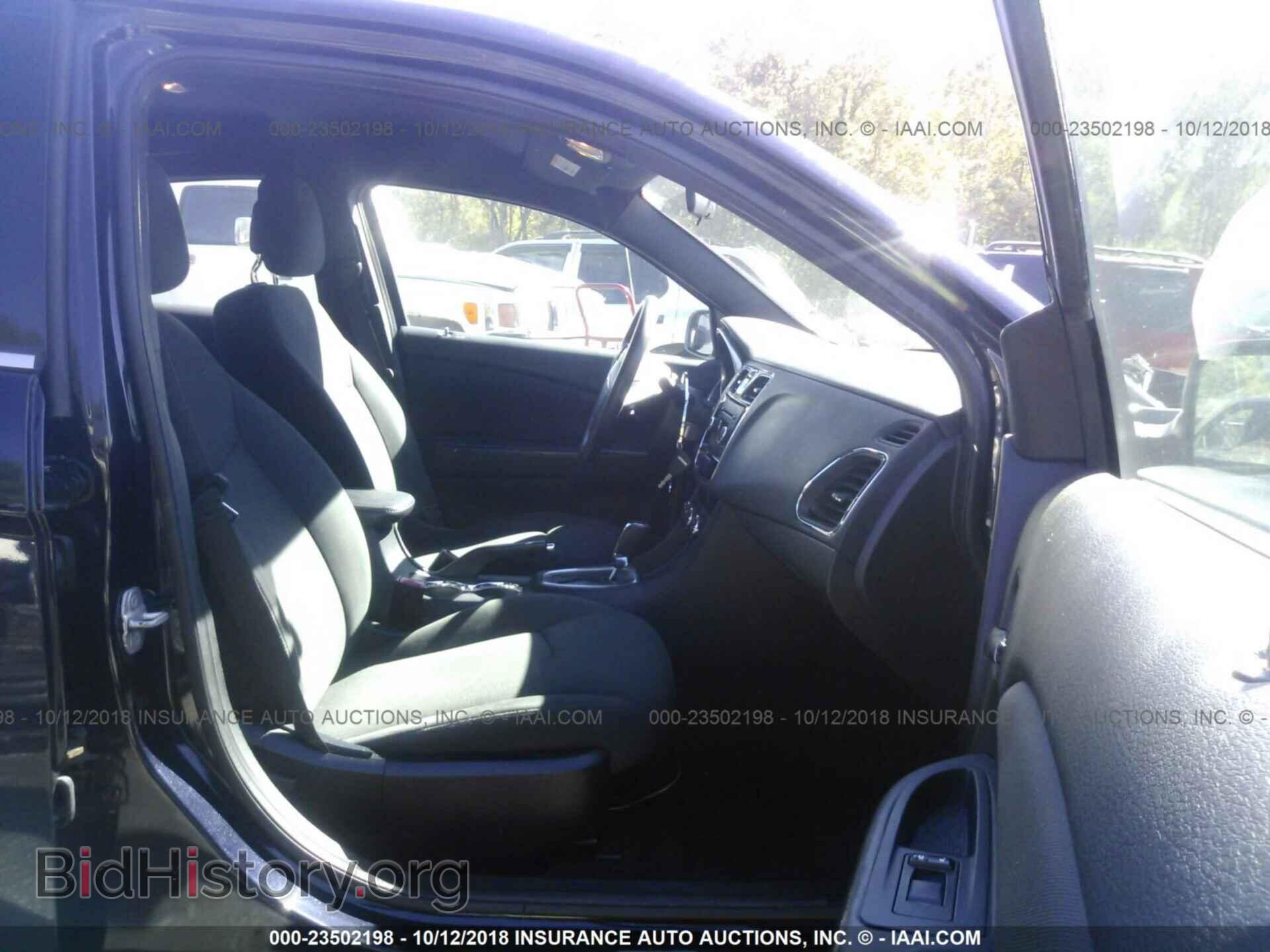 2012 Chrysler 200 - VIN: 1C3CCBAB1CN145270 - Фото 5