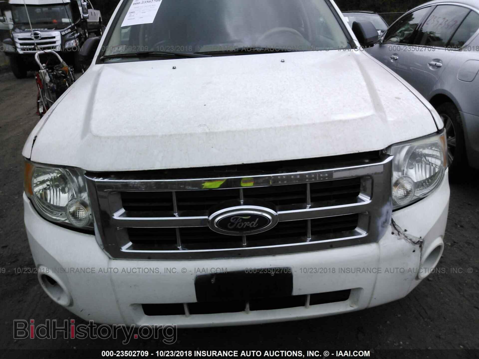 2011 Ford Escape - VIN: 1FMCU9DG2BKA45084 - Photo 6