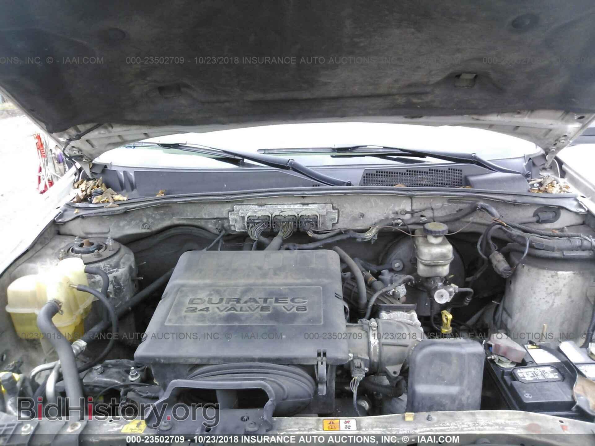 2011 Ford Escape - VIN: 1FMCU9DG2BKA45084 - Photo 10