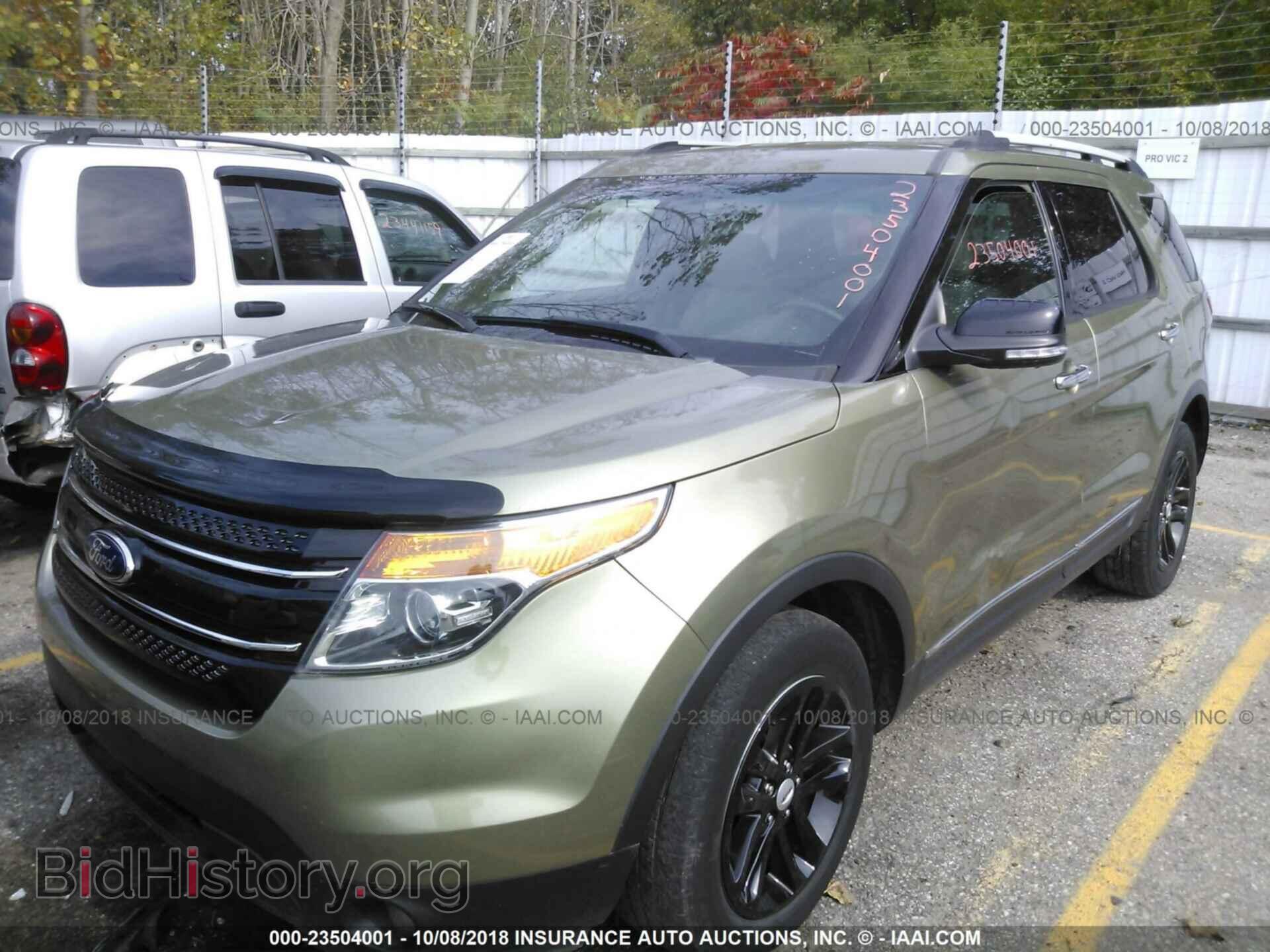2013 Ford Explorer - VIN: 1FM5K8D86DGC16409 - Photo 2