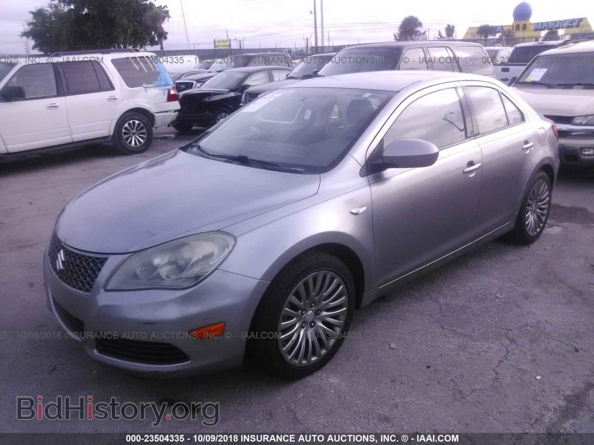 2011 Suzuki Kizashi - VIN: JS2RE9A31B6111541 - Фото 2