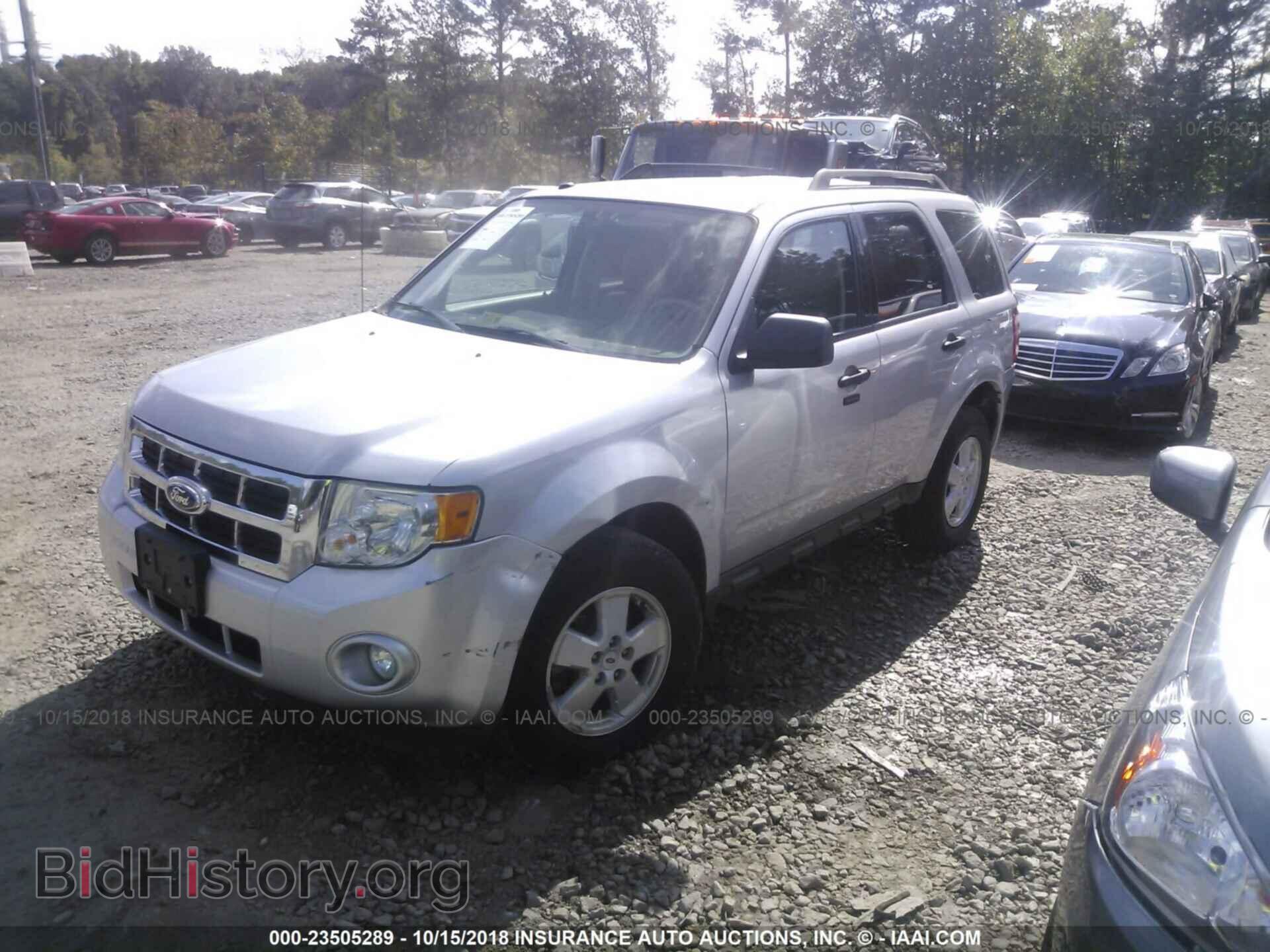 2012 Ford Escape - VIN: 1FMCU0D72CKB10156 - Фото 2
