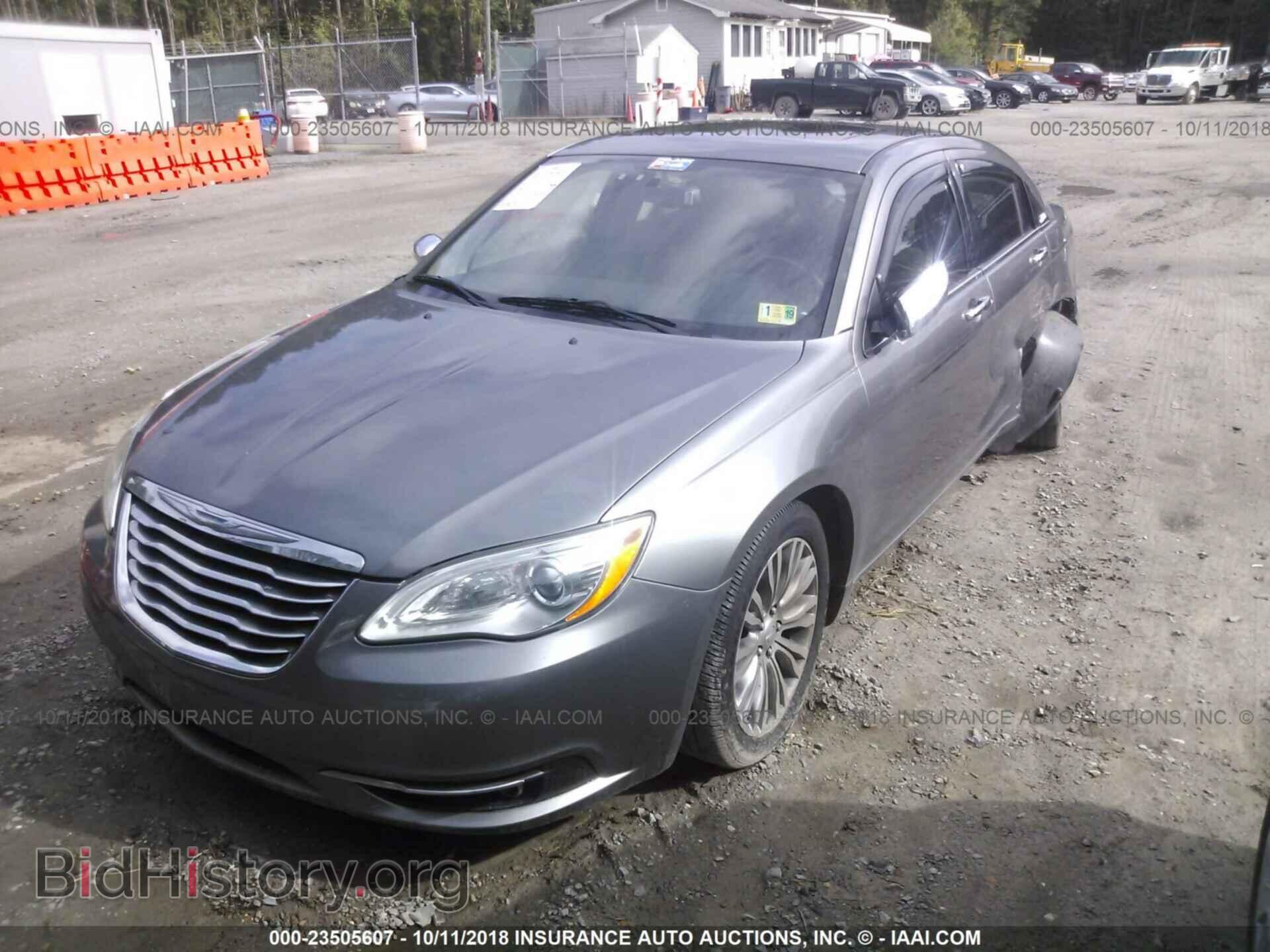 2012 Chrysler 200 - VIN: 1C3CCBCG2CN277513 - Фото 2
