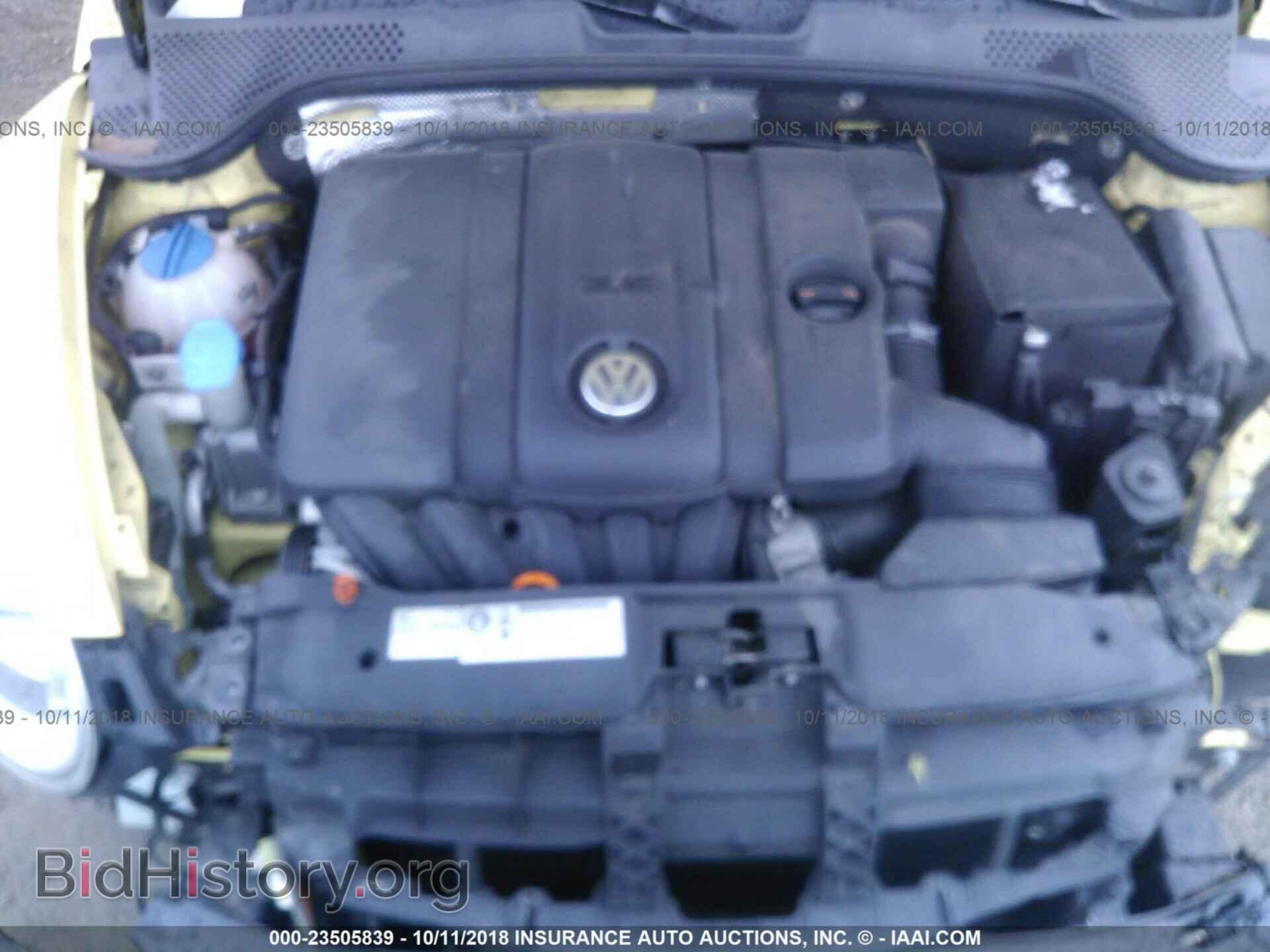 2012 Volkswagen Beetle - VIN: 3VWJP7AT2CM624589 - Фото 10