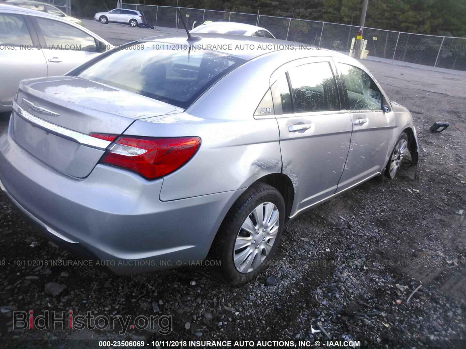 2014 Chrysler 200 - VIN: 1C3CCBAB6EN211136 - Photo 4