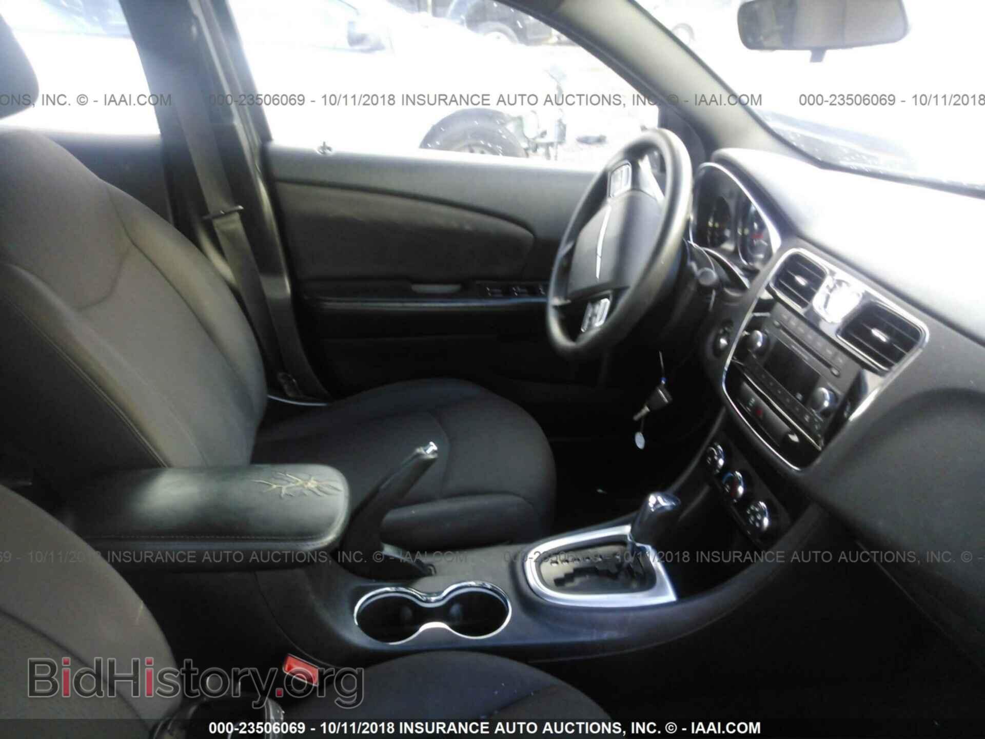2014 Chrysler 200 - VIN: 1C3CCBAB6EN211136 - Photo 5