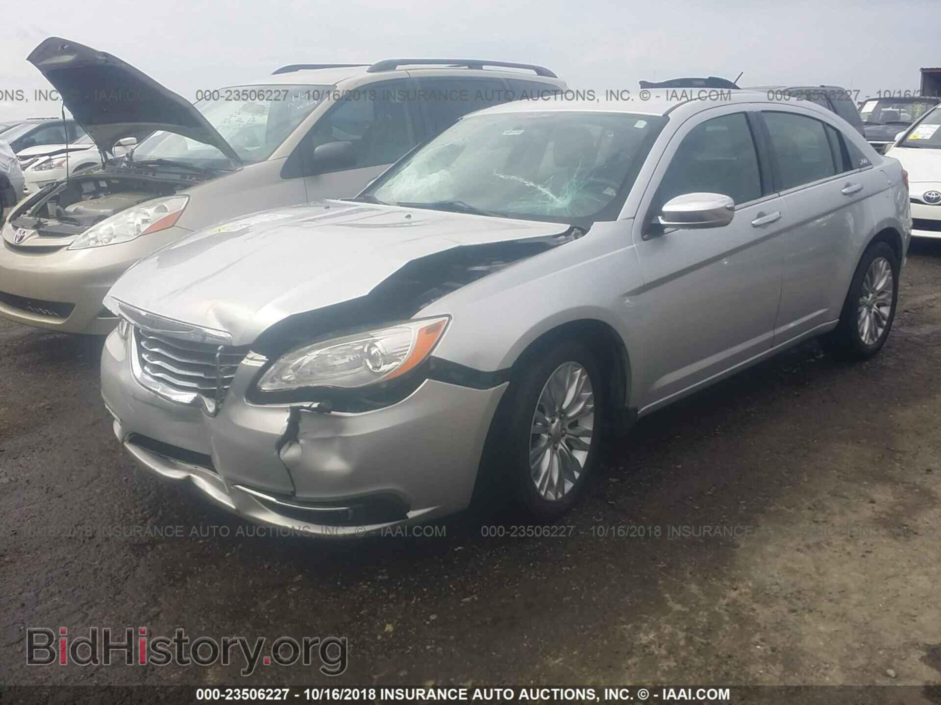 2012 Chrysler 200 - VIN: 1C3CCBCB5CN249497 - Фото 2