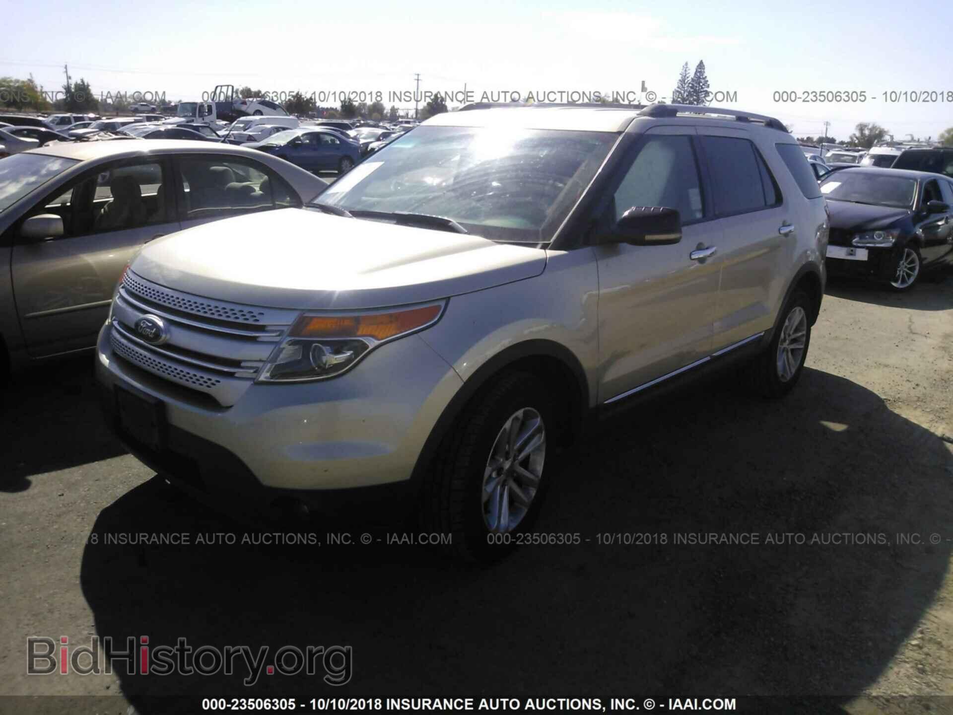 2011 Ford Explorer - VIN: 1FMHK8D88BGA36357 - Фото 2
