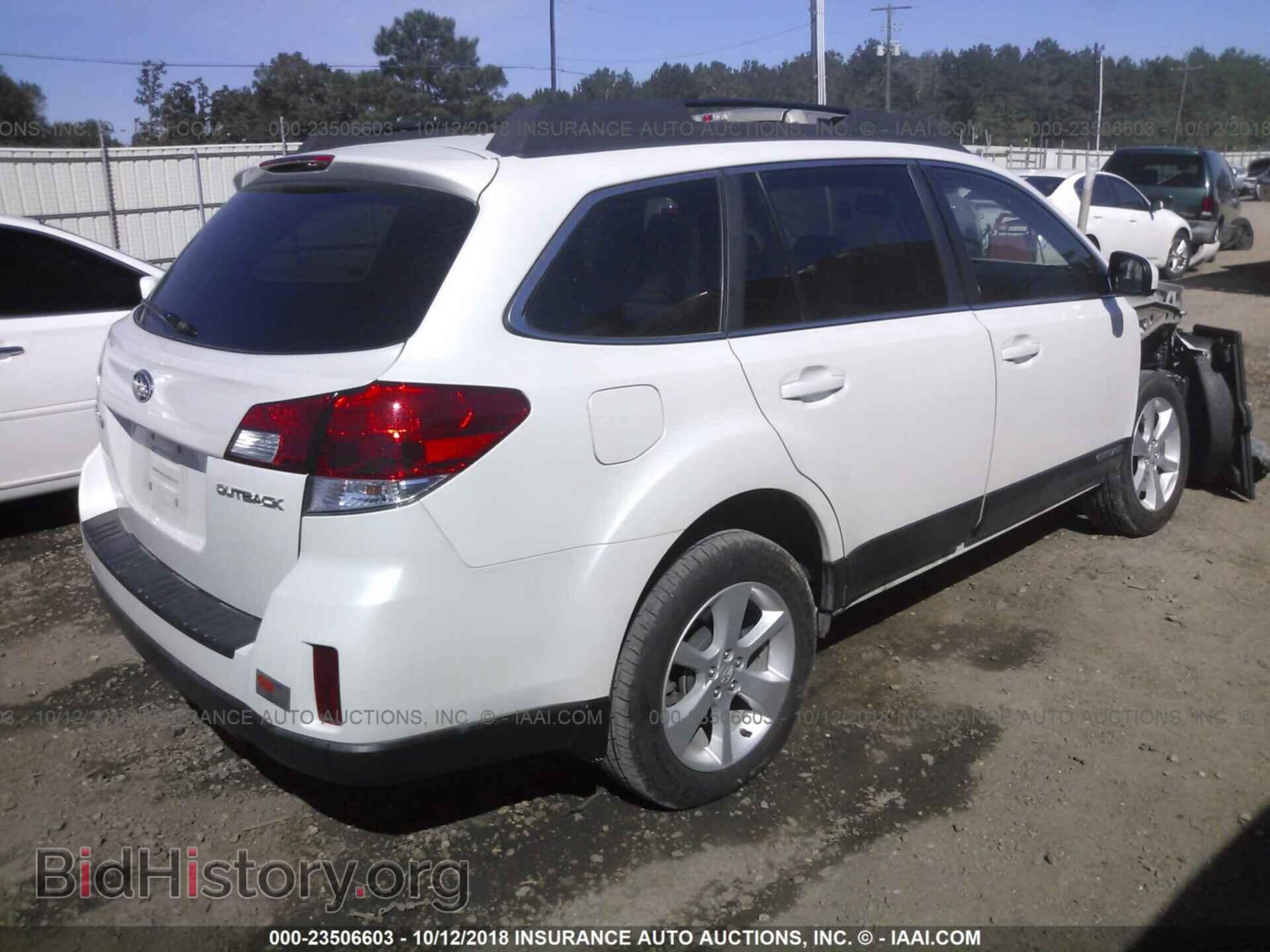 2013 Subaru Outback - VIN: 4S4BRCCC6D3237162 - Photo 4