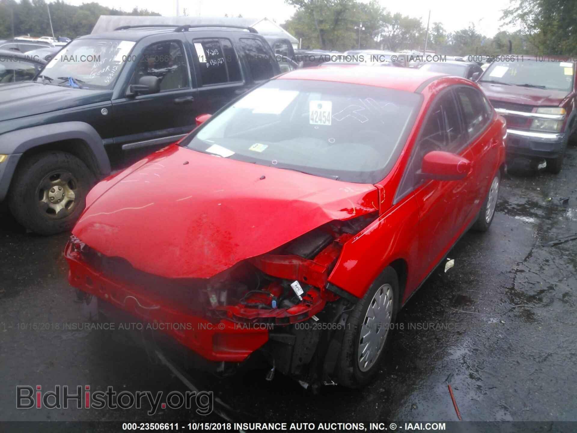 2012 Ford Focus - VIN: 1FAHP3F20CL249738 - Фото 2