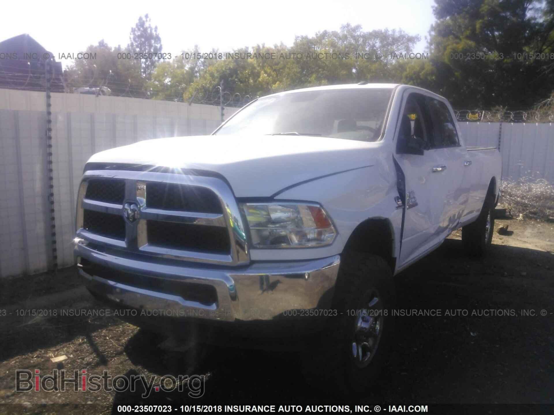 2017 Ram 3500 - VIN: 3C63R3HL1HG576147 - Фото 2
