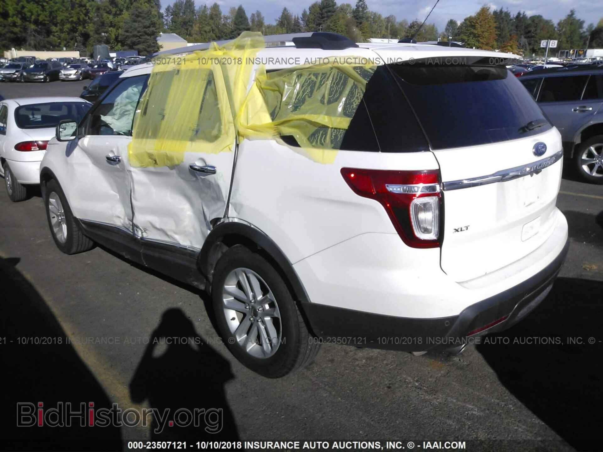 2011 Ford Explorer - VIN: 1FMHK7D89BGA65831 - Фото 3