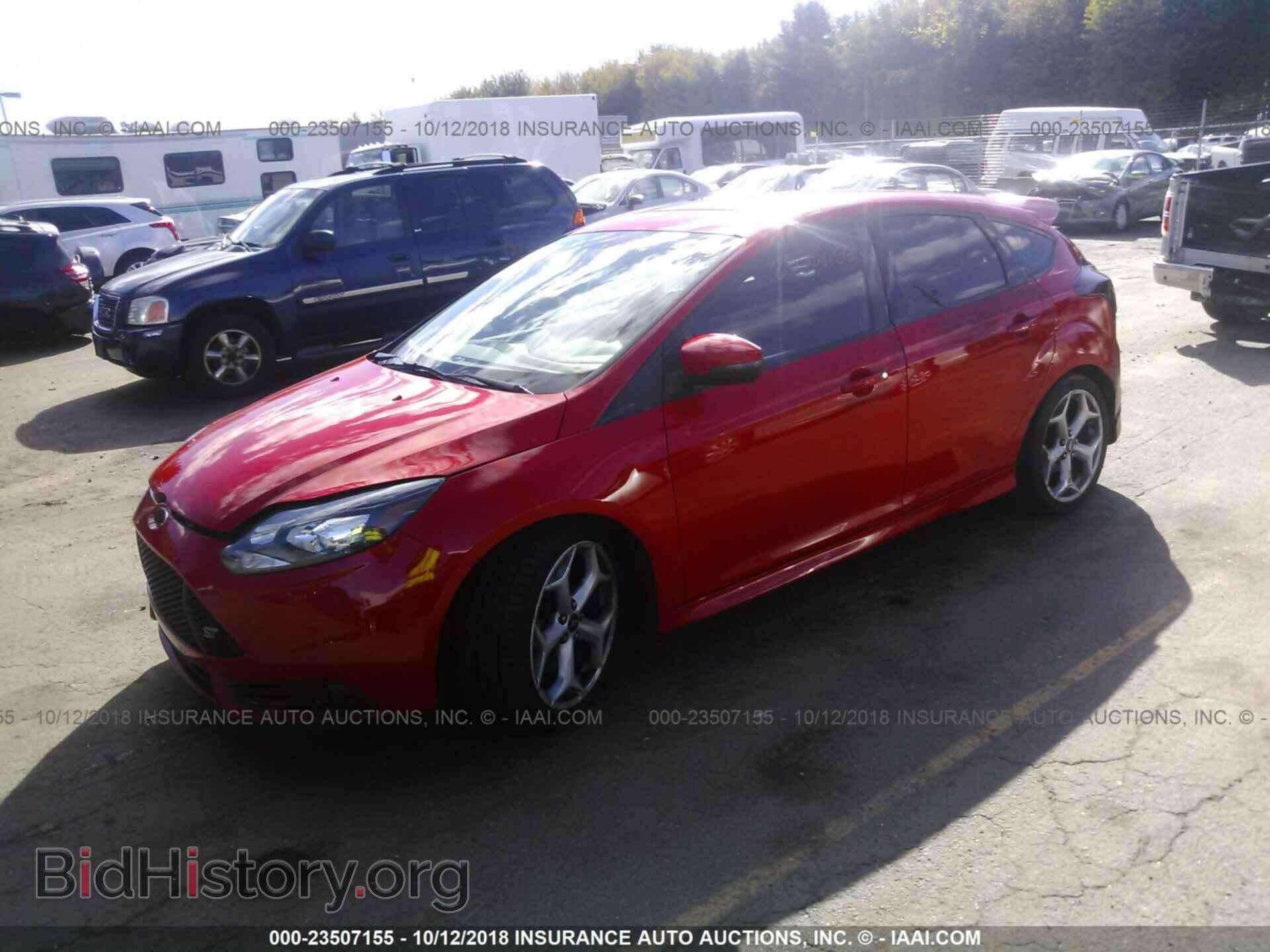 2014 Ford Focus - VIN: 1FADP3L95EL402049 - Фото 2