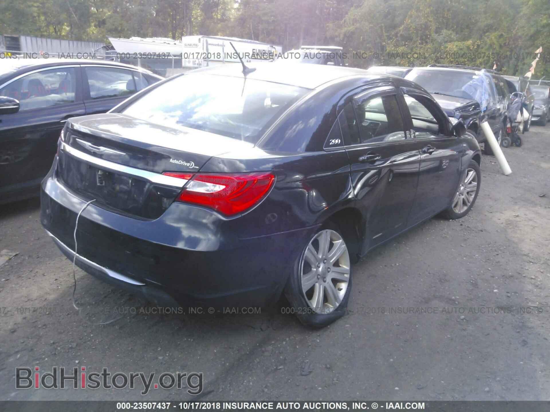 2013 Chrysler 200 - VIN: 1C3CCBBB8DN695761 - Photo 4