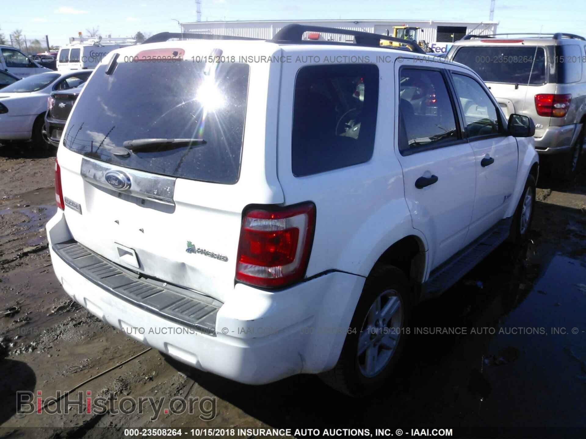 2011 Ford Escape - VIN: 1FMCU4K38BKA76438 - Фото 4