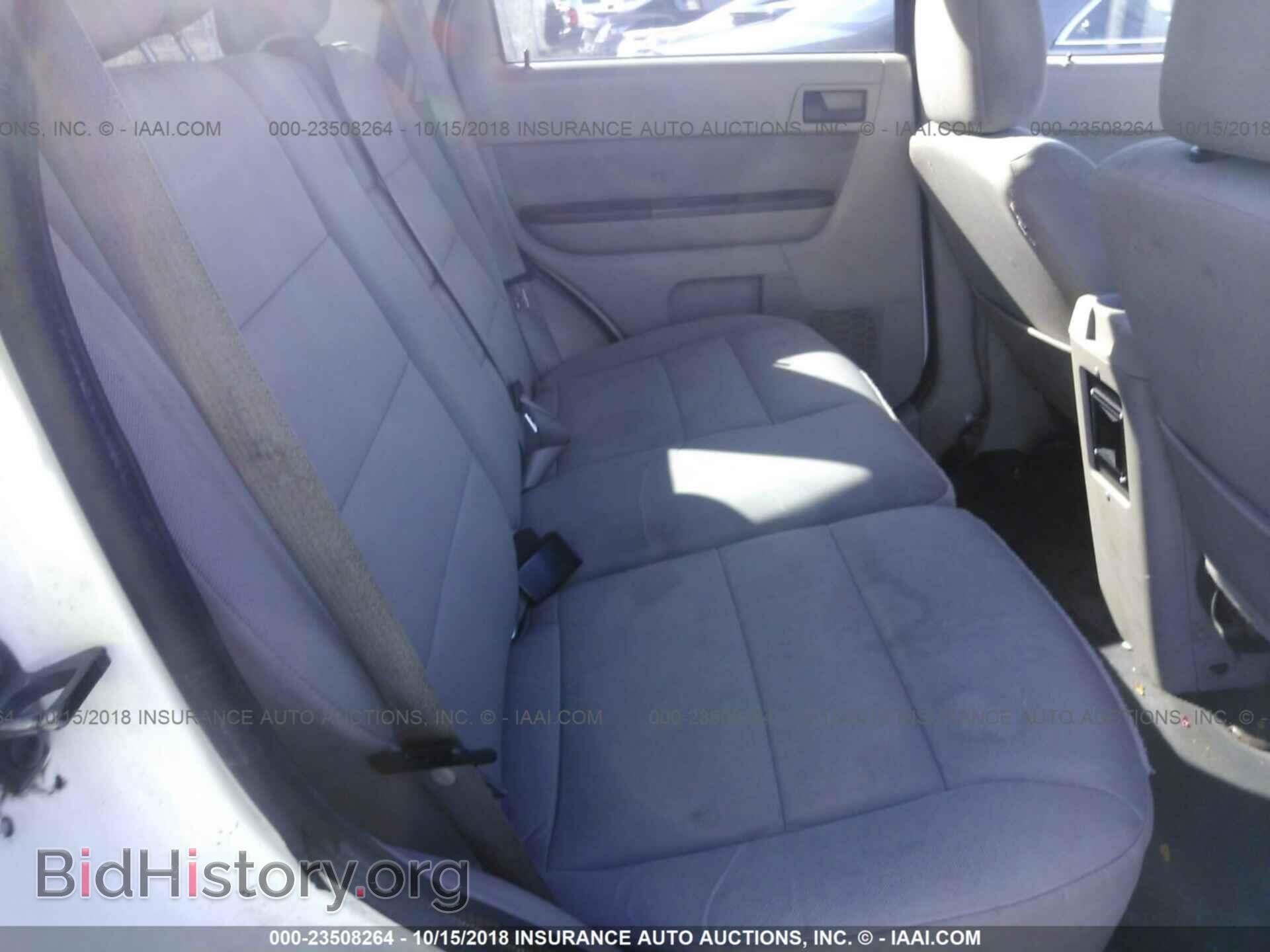 2011 Ford Escape - VIN: 1FMCU4K38BKA76438 - Фото 8