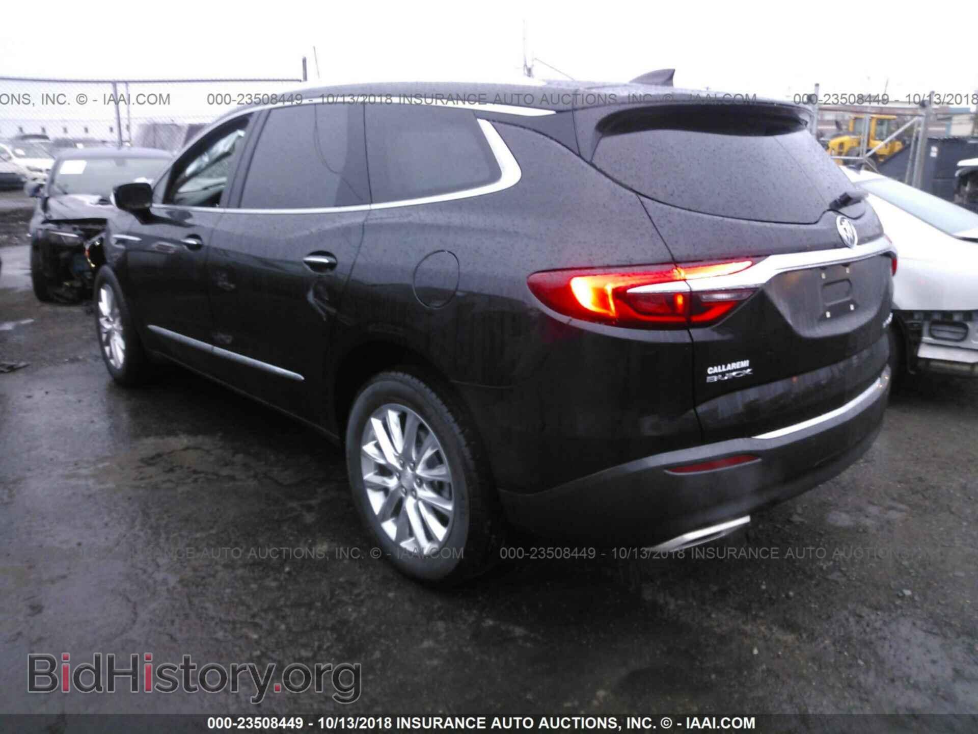 2018 Buick Enclave - VIN: 5GAEVAKW0JJ280207 - Photo 3