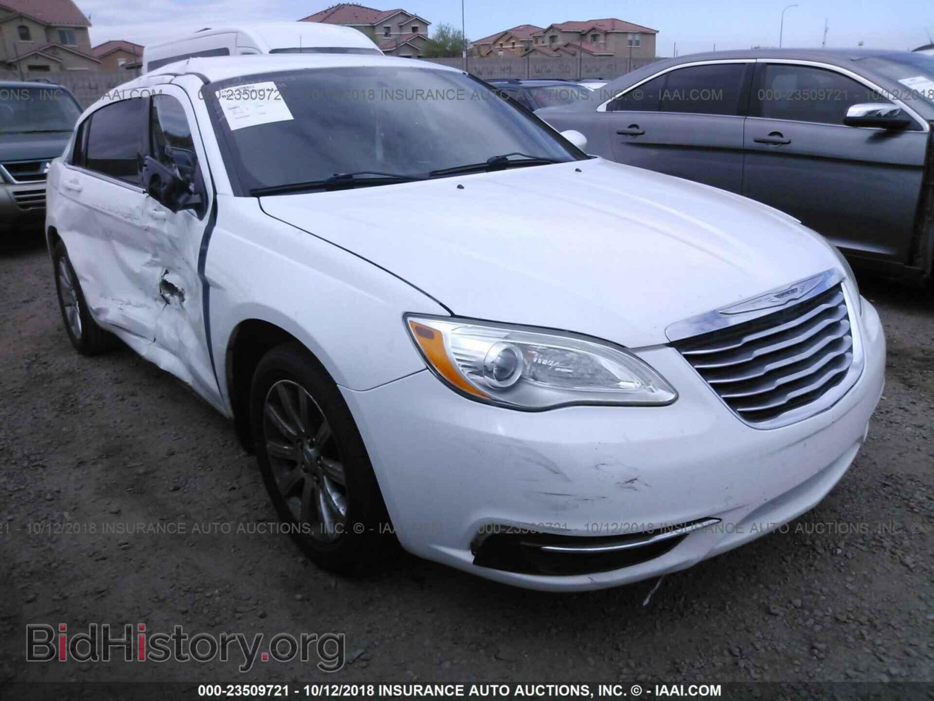 Photo 1C3BC1FB4BN570995 - Chrysler 200 2011